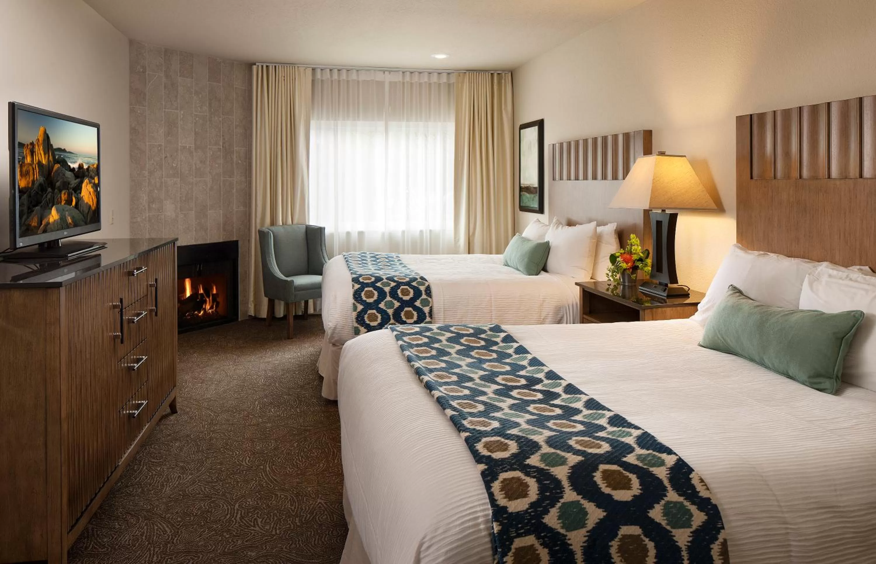 Traditional Queen Room with Two Queen Beds in Cambria Landing Inn and Suites
