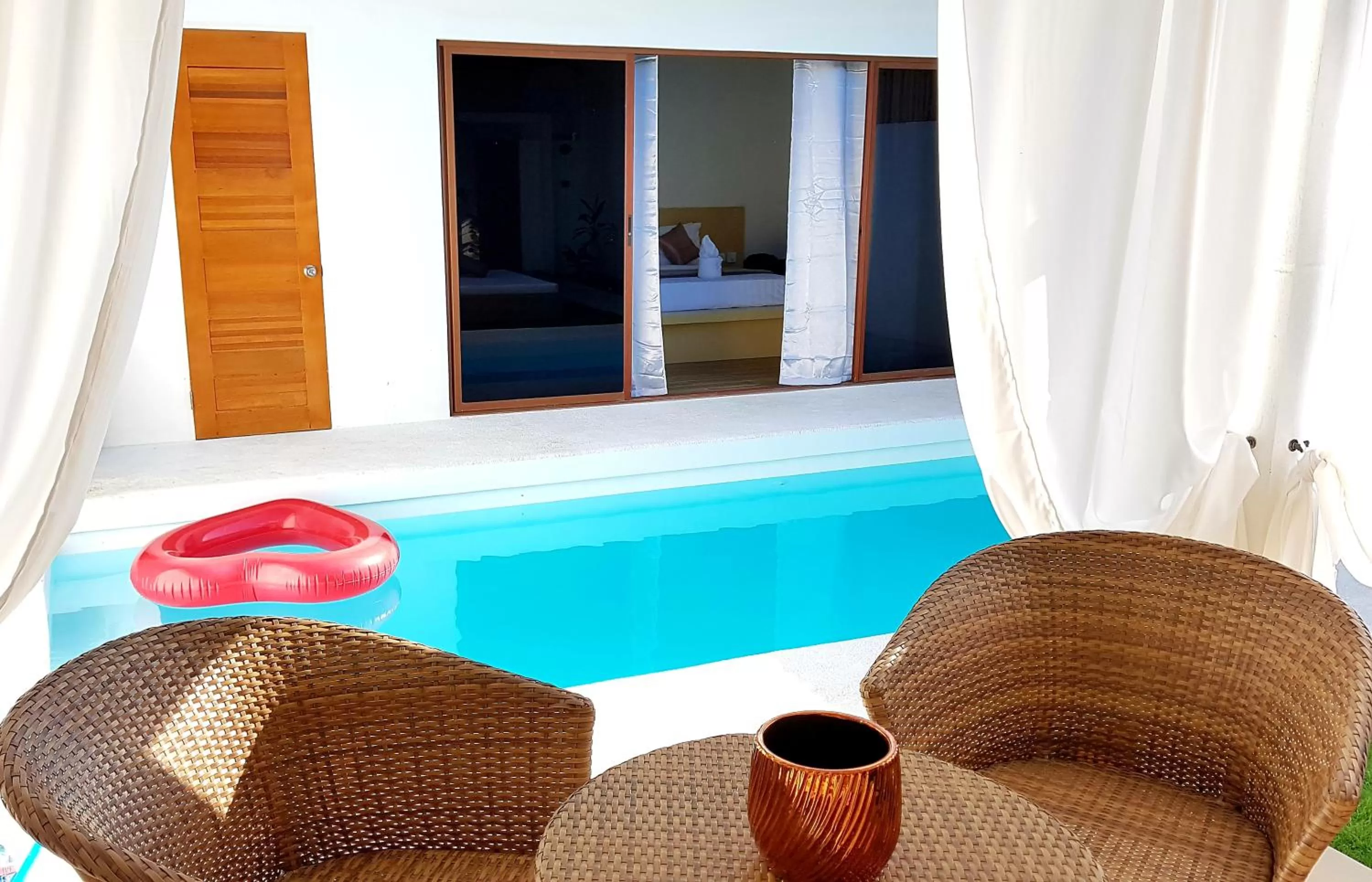 One-Bedroom Villa with Private Pool in Montecarlo Villas Panglao