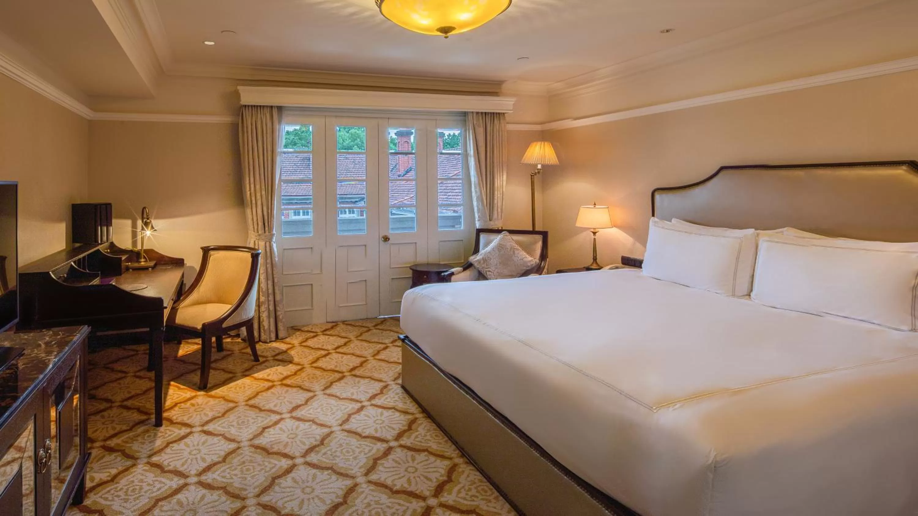 Classic Room in InterContinental Shanghai Ruijin by IHG - Downtown Historic Iconic Garden Hotel