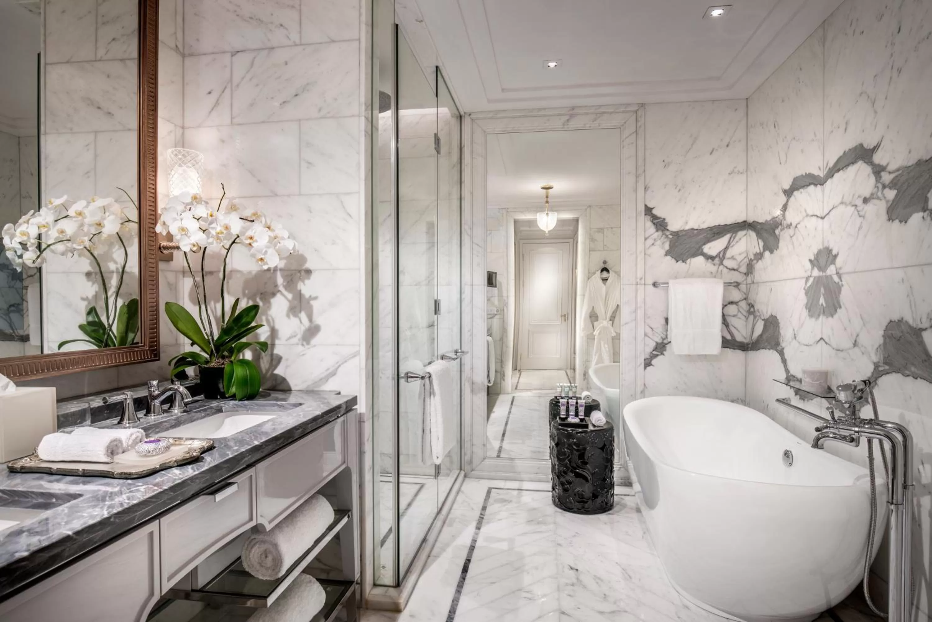 Deluxe Suite with Two Queen Beds in Four Seasons Hotel Jakarta