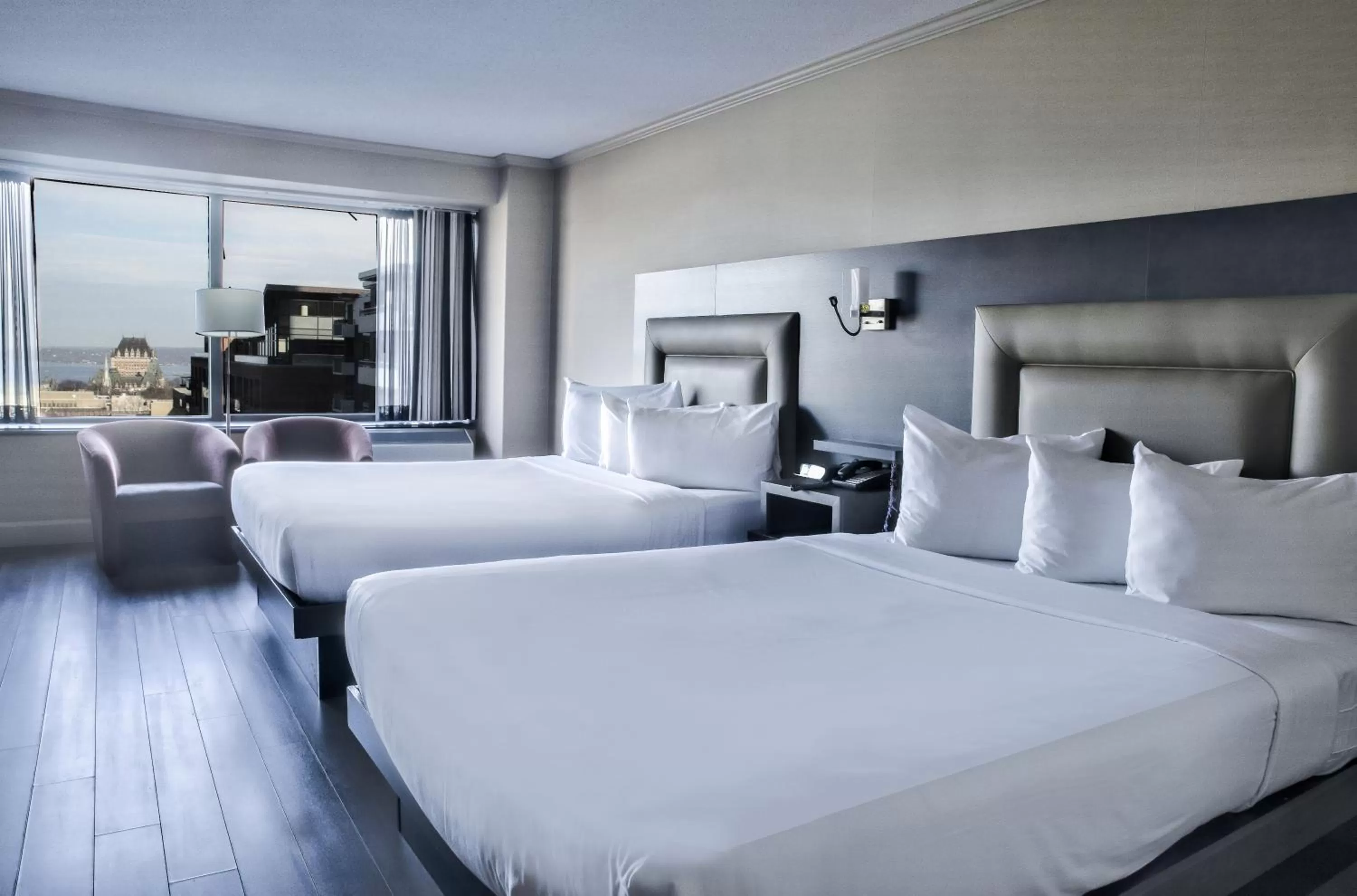 Superior Double Room in Hôtel Le Concorde Québec