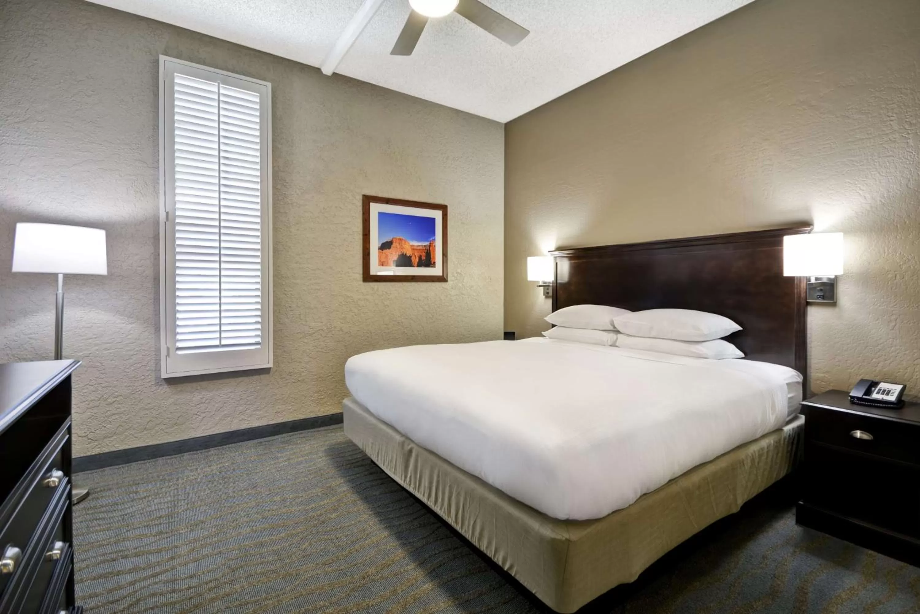 Two-Room King Suite with Sofa Bed in DoubleTree by Hilton Phoenix North
