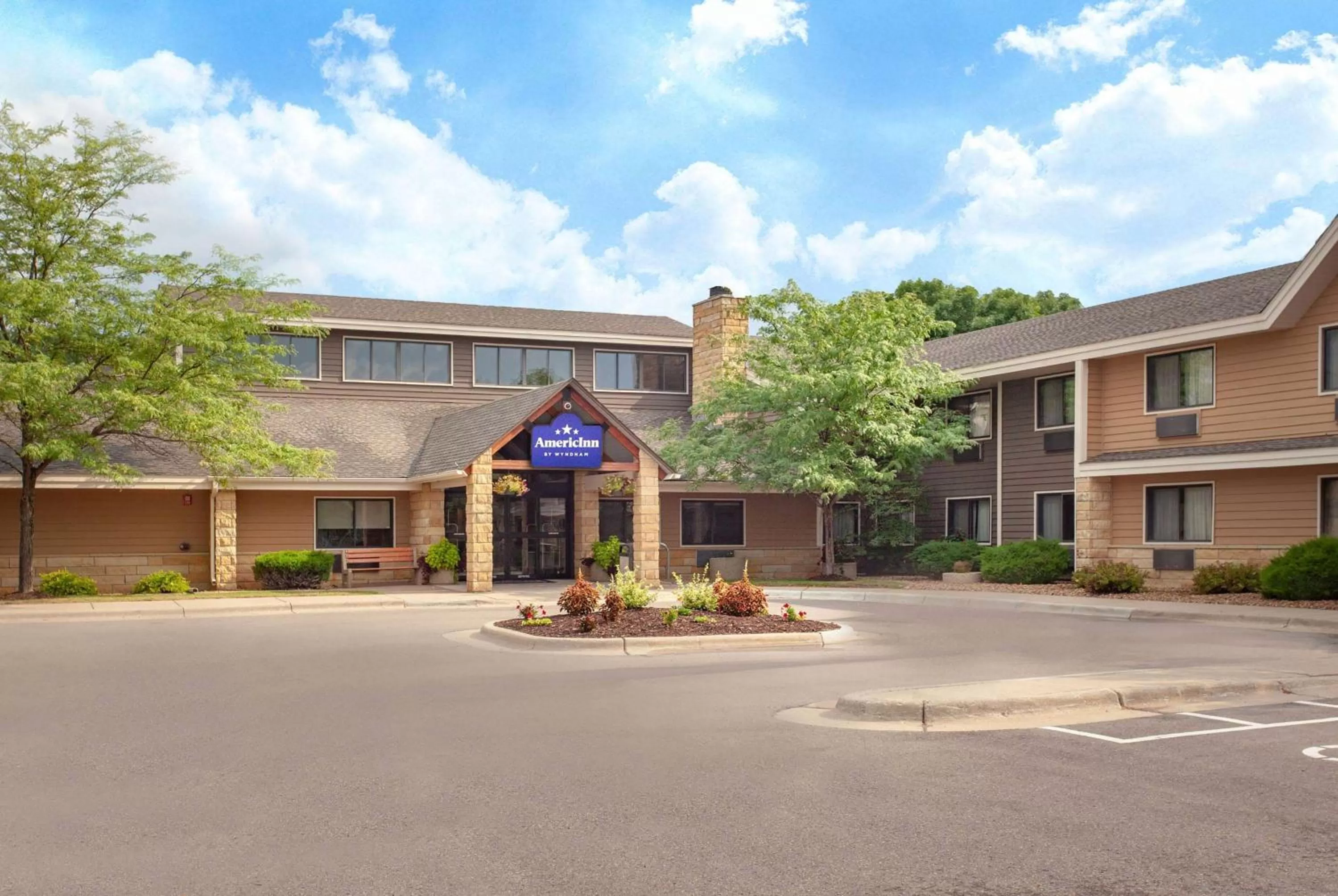 AmericInn by Wyndham Mankato Event Center near MSU