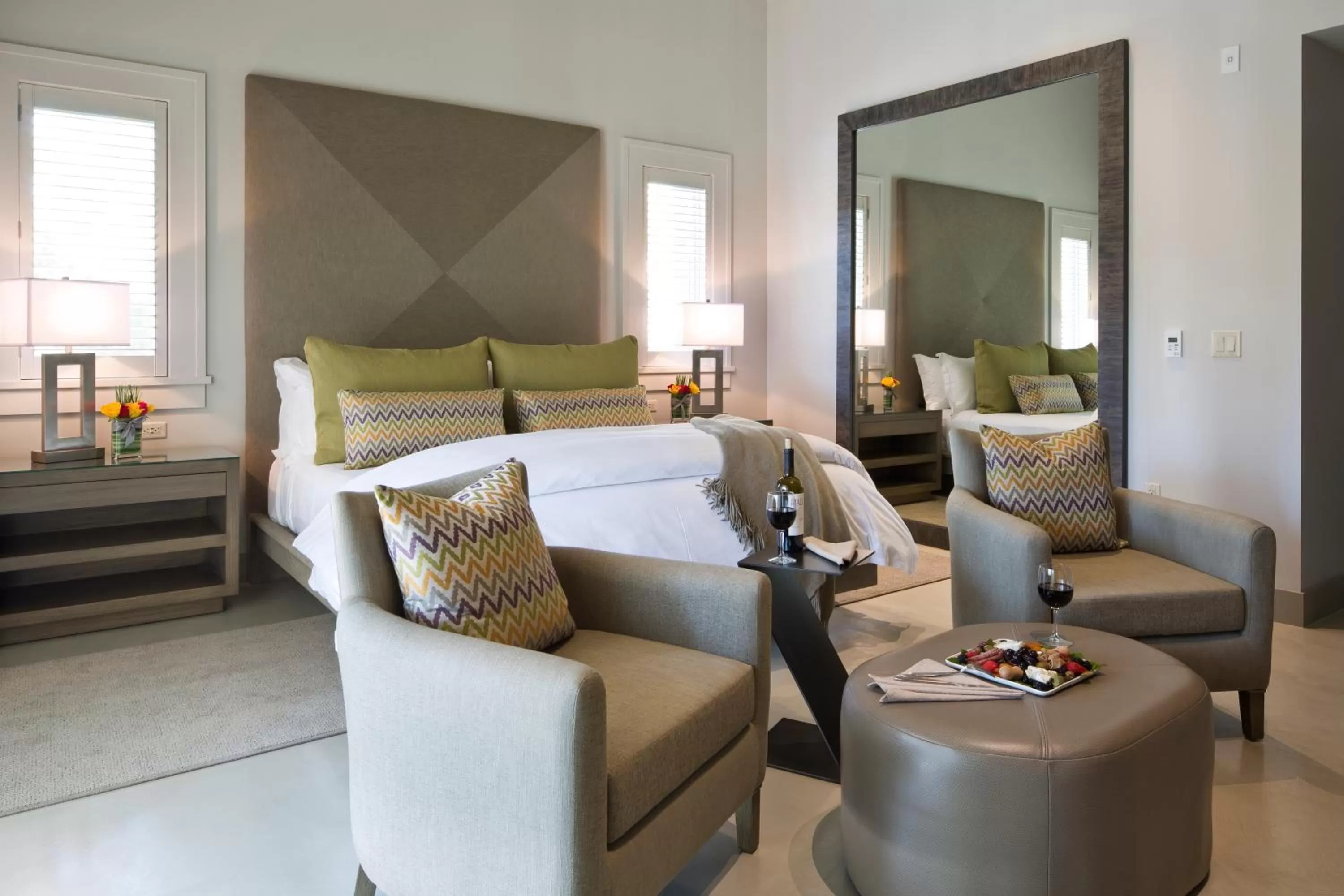 Garden King Suite in SENZA Hotel