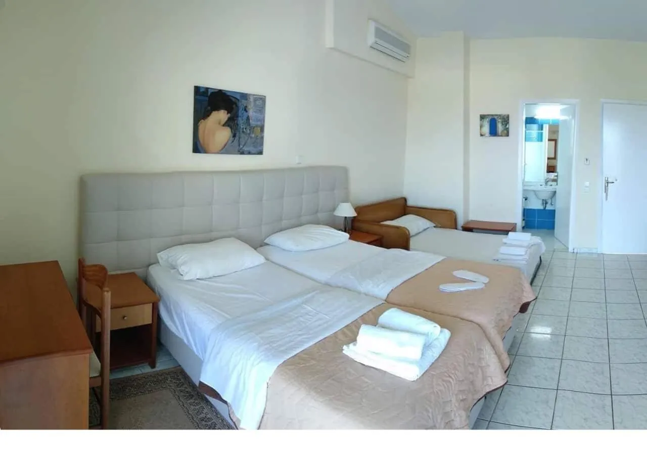 Studio (3 Adults) with Sea View in Hotel Oasis