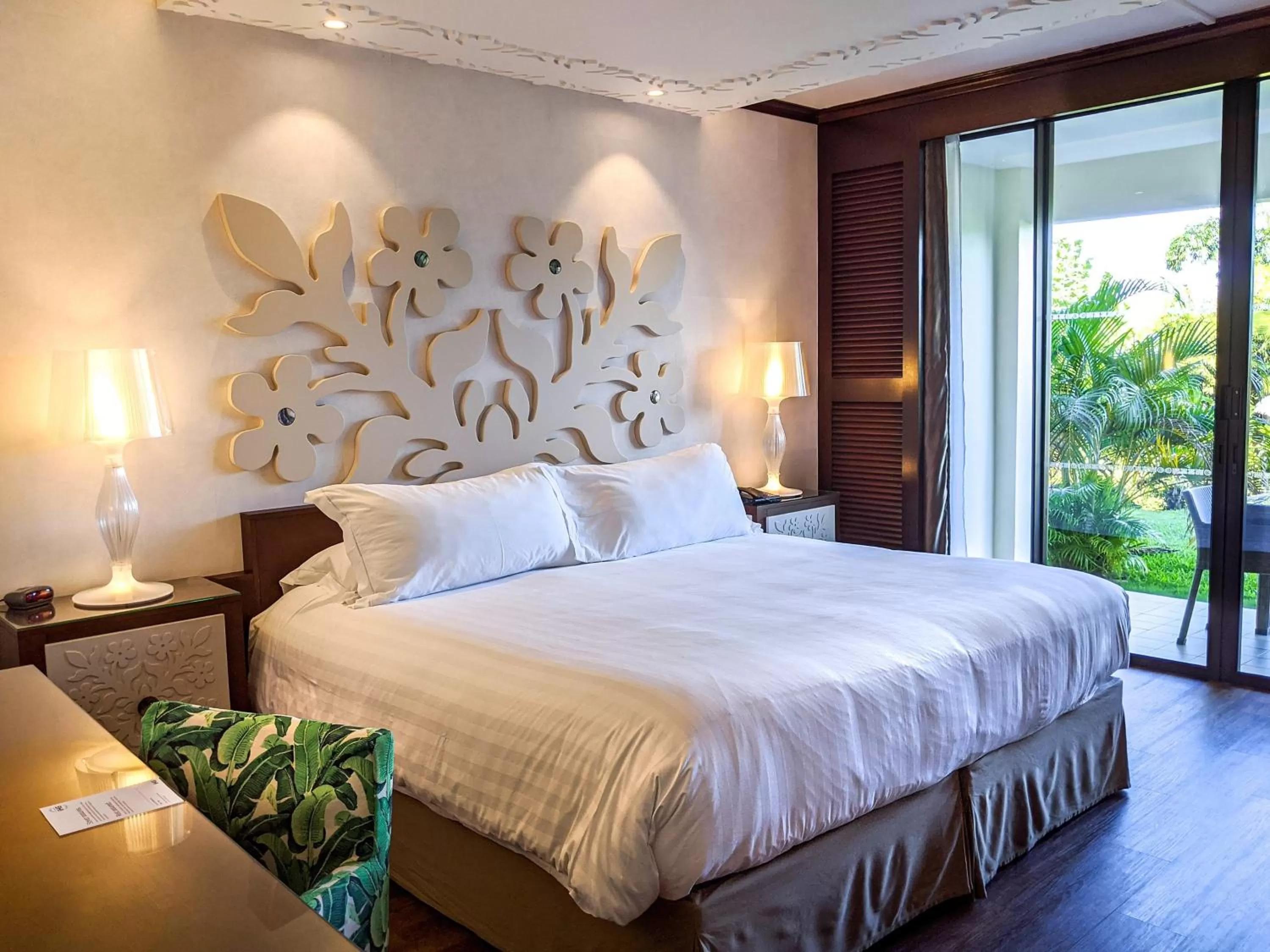 Classic King Room with Garden View in InterContinental Tahiti Resort & Spa by IHG