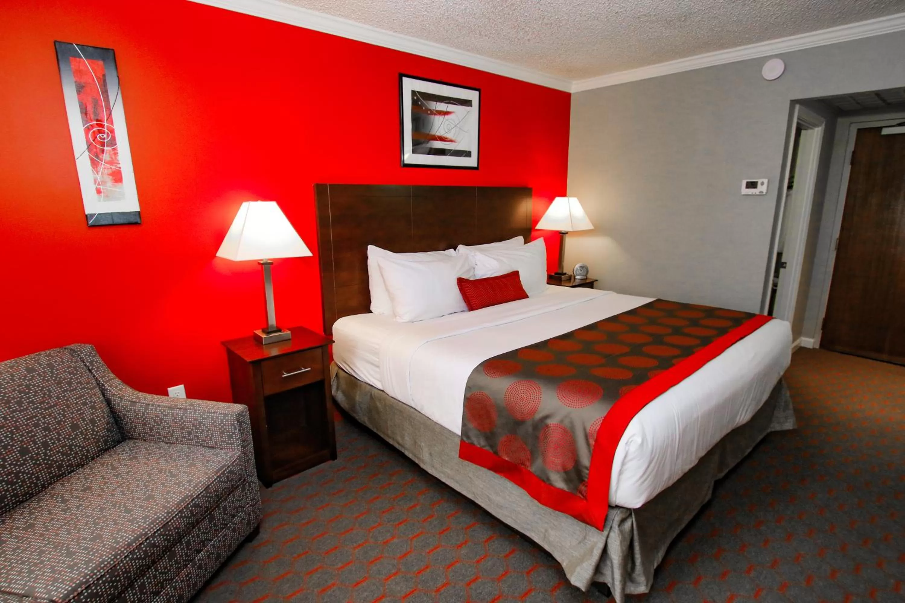 King Room with Bath Tub - Mobility Accessible/Non-Smoking in Ramada Hotel & Conference Center by Wyndham Lewiston