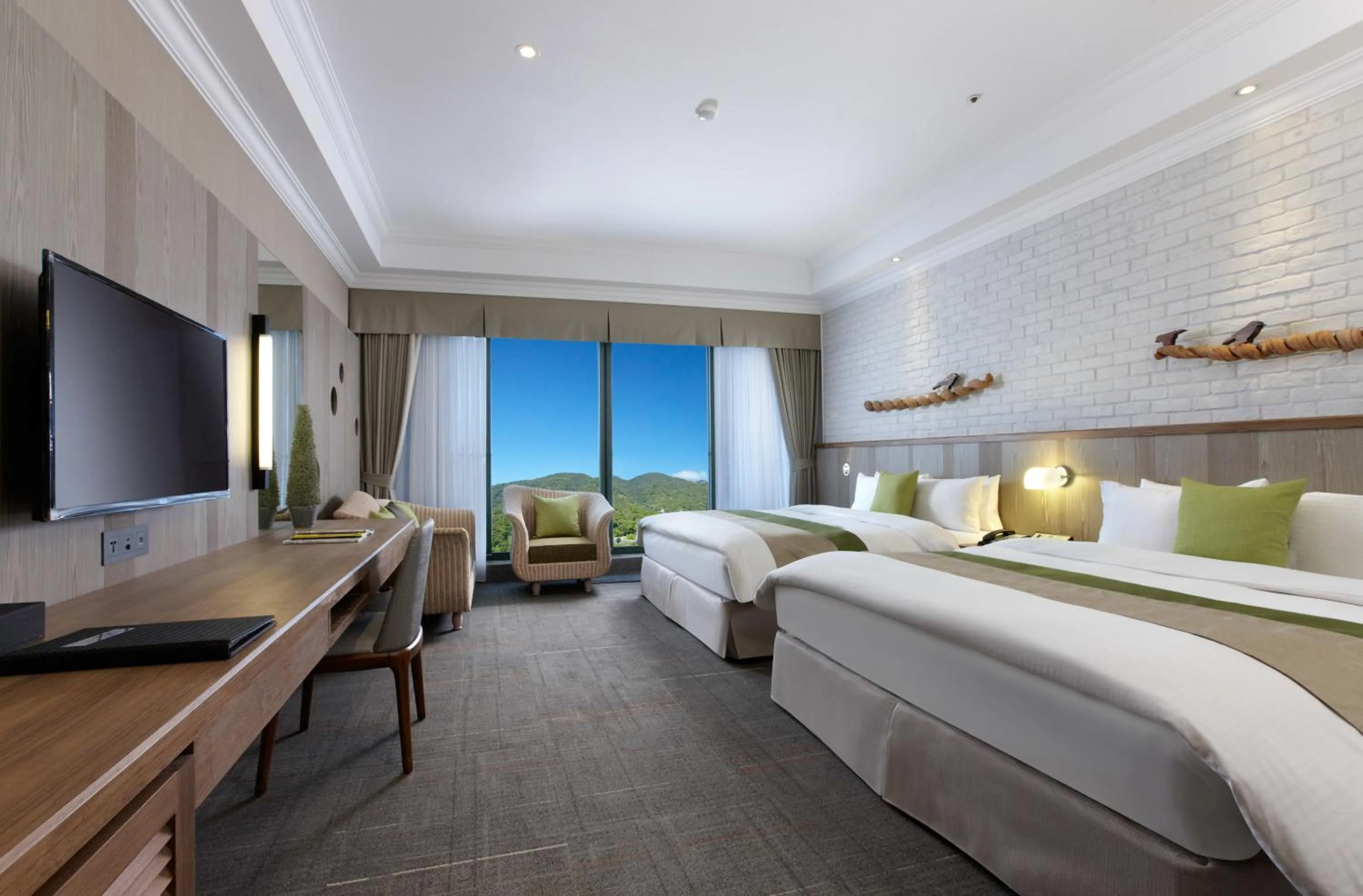 Western Triple Room in Yang Ming Shan Tien Lai Resort & Spa