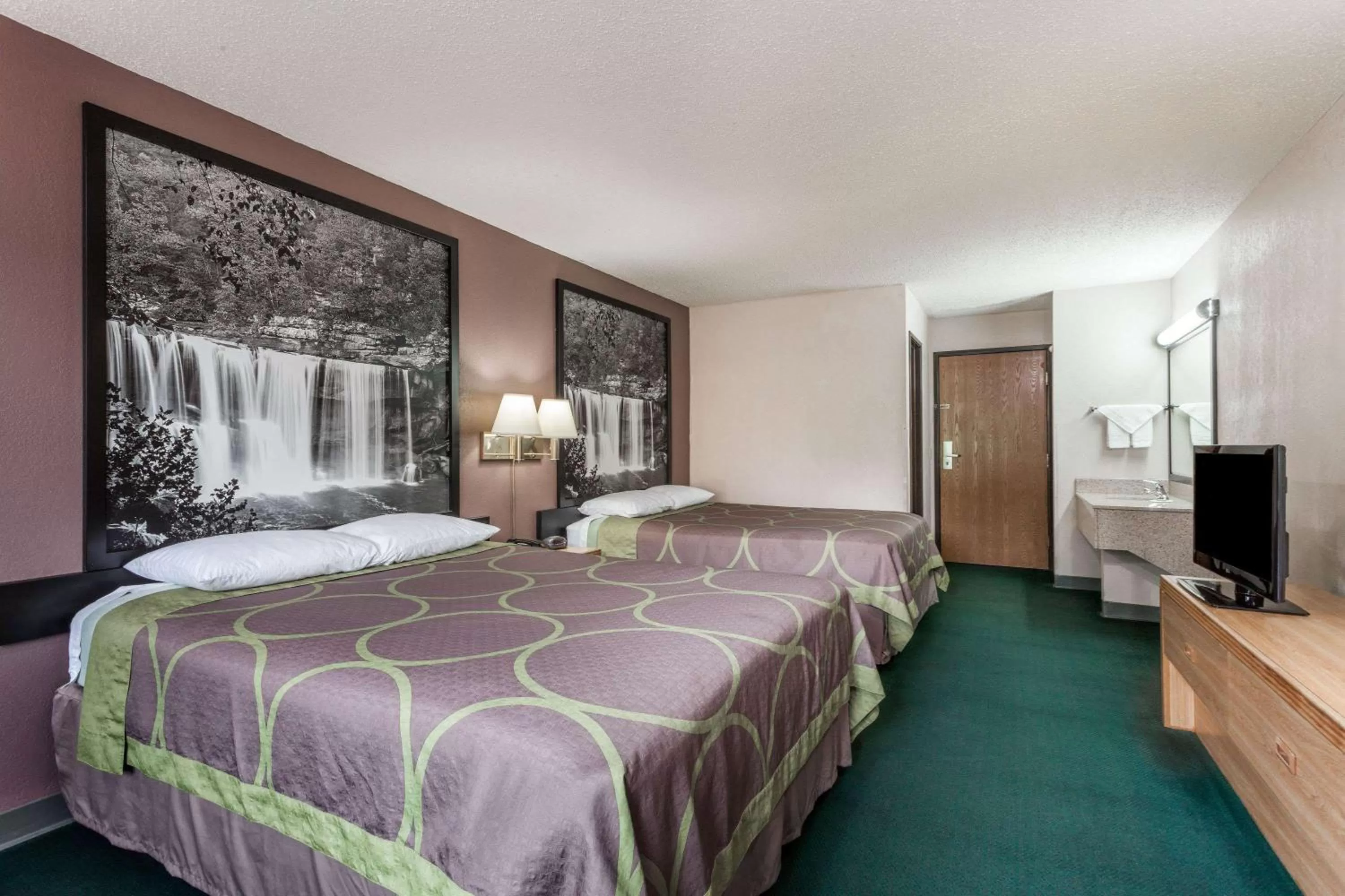 Queen Room with Two Queen Beds - Non-Smoking in Super 8 by Wyndham Carrollton
