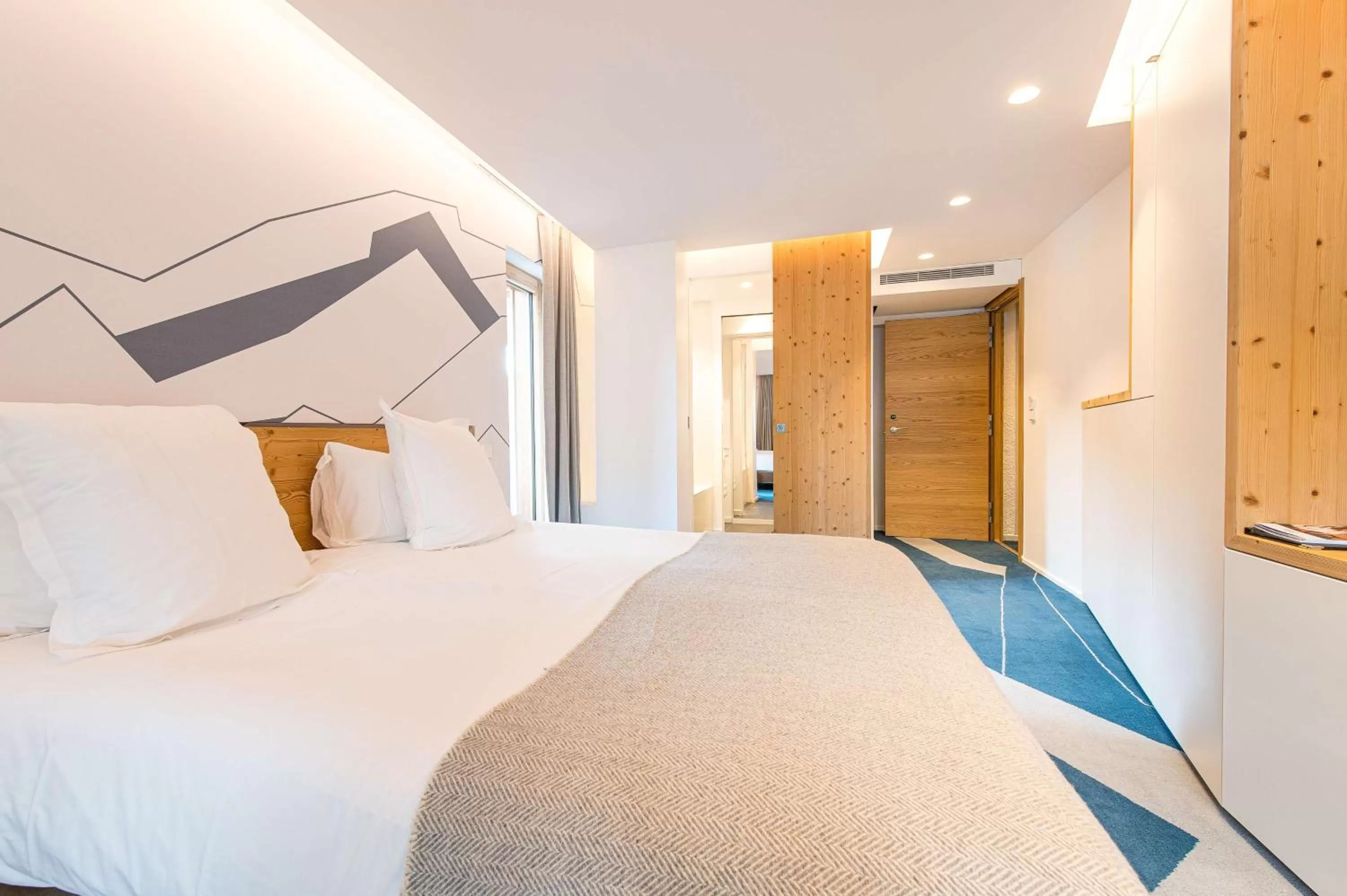 Deluxe Room with Mountain View in Best Western Chalet les Saytels