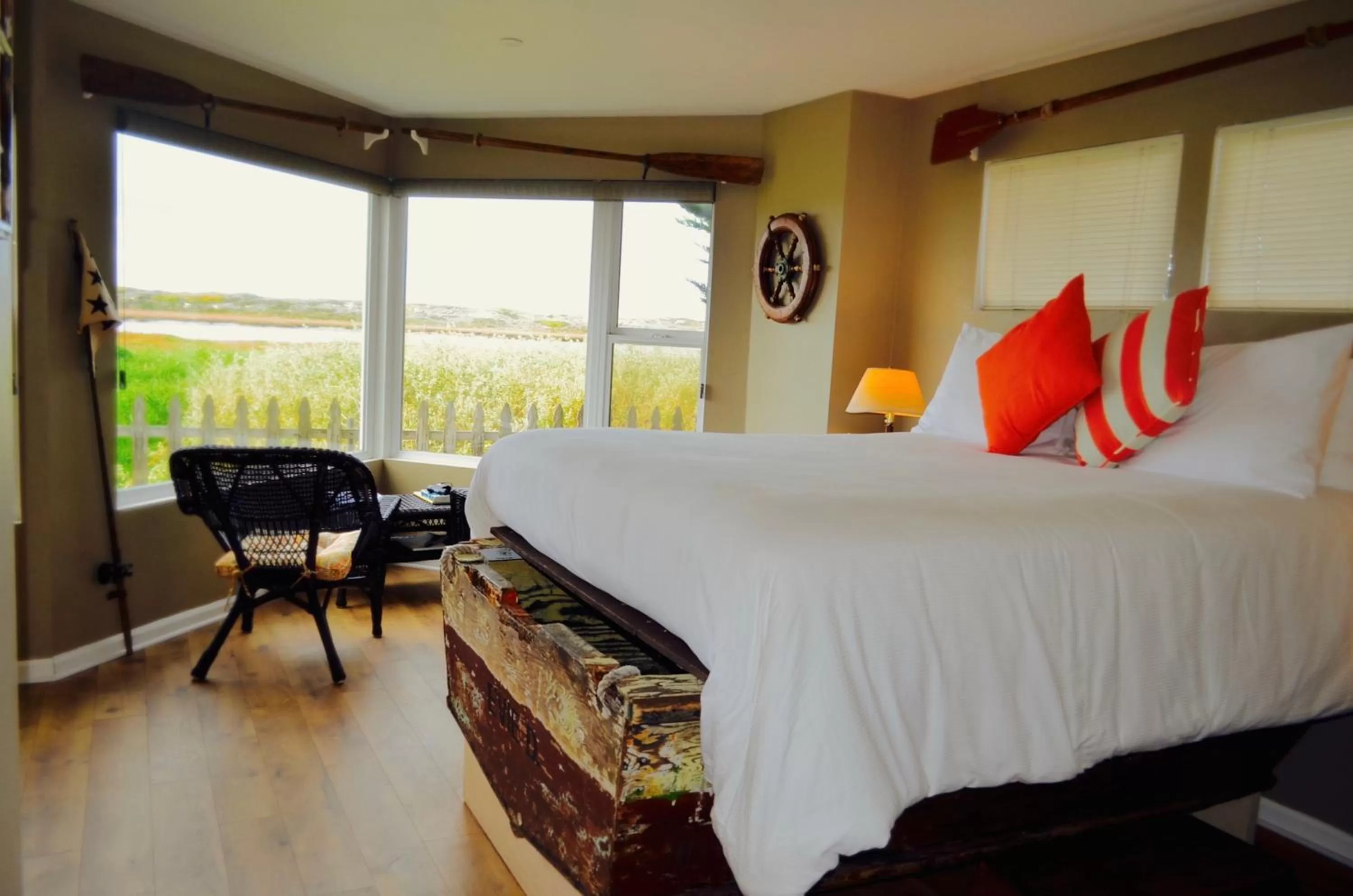 Deluxe Double Room with Shower in Captain's Inn at Moss Landing