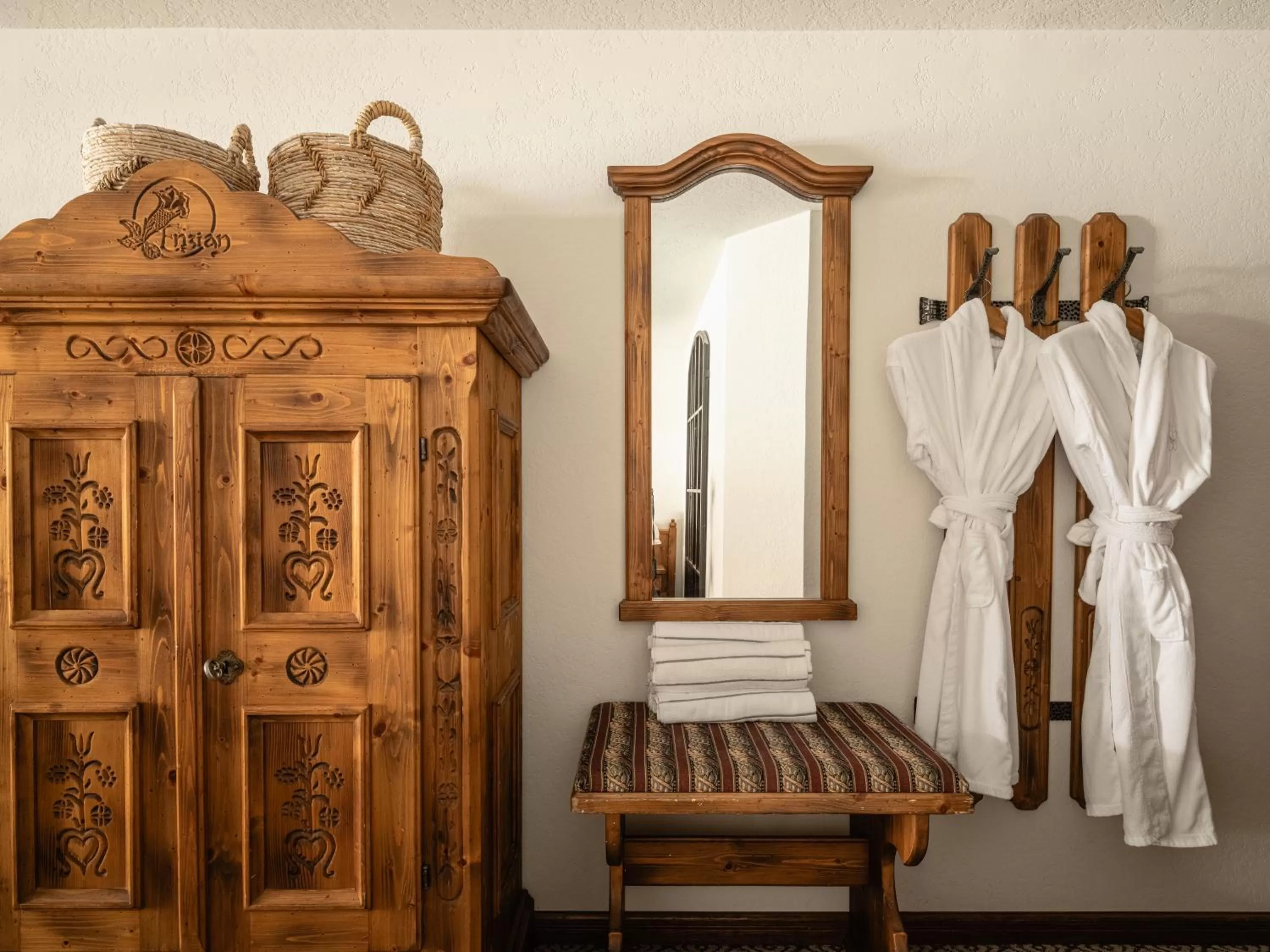 Classic King Room in Enzian Inn