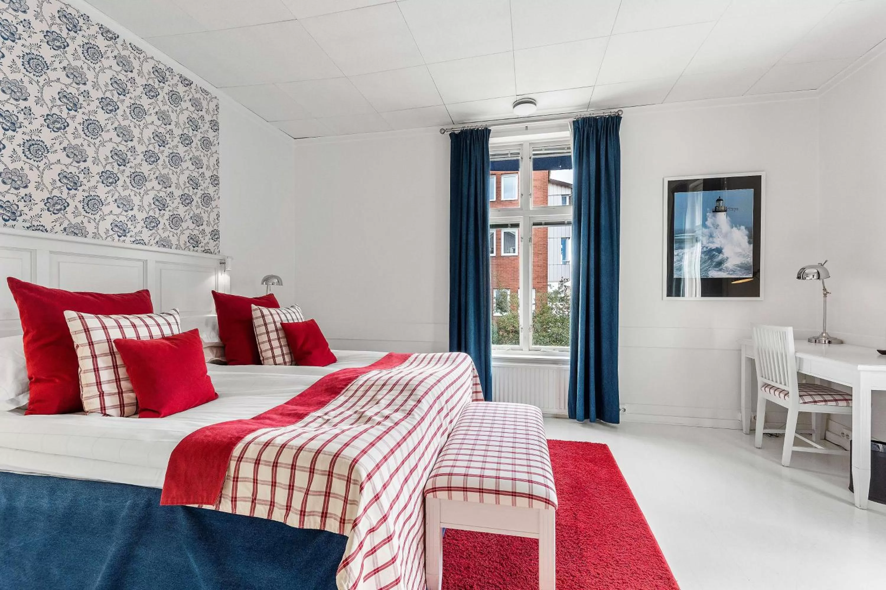 Suite with Two Single Beds in Best Western Plus Edward Hotel