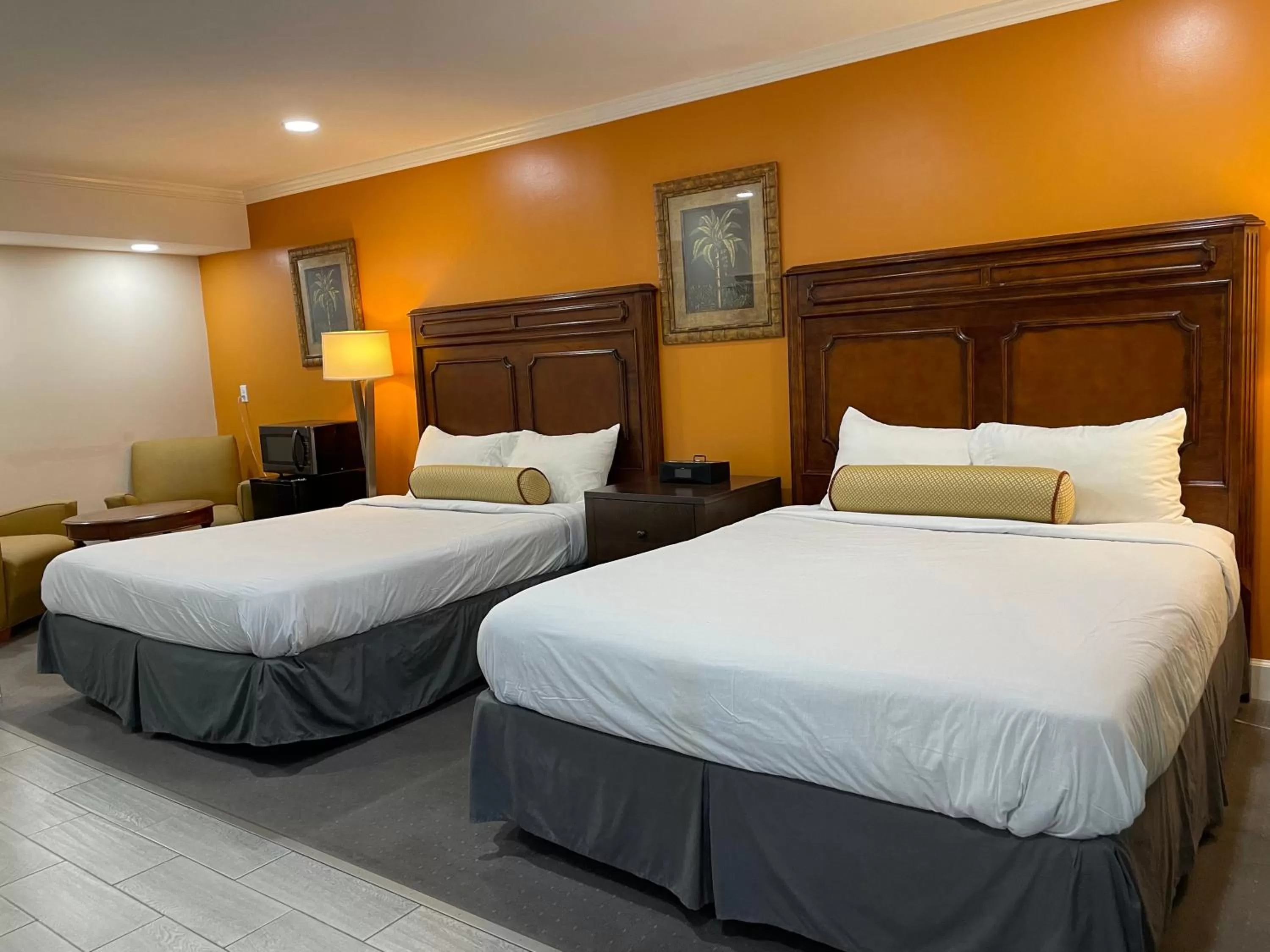 Studio Suite with Two Queen Beds - Non-Smoking in Howard Johnson by Wyndham Ridgecrest, CA