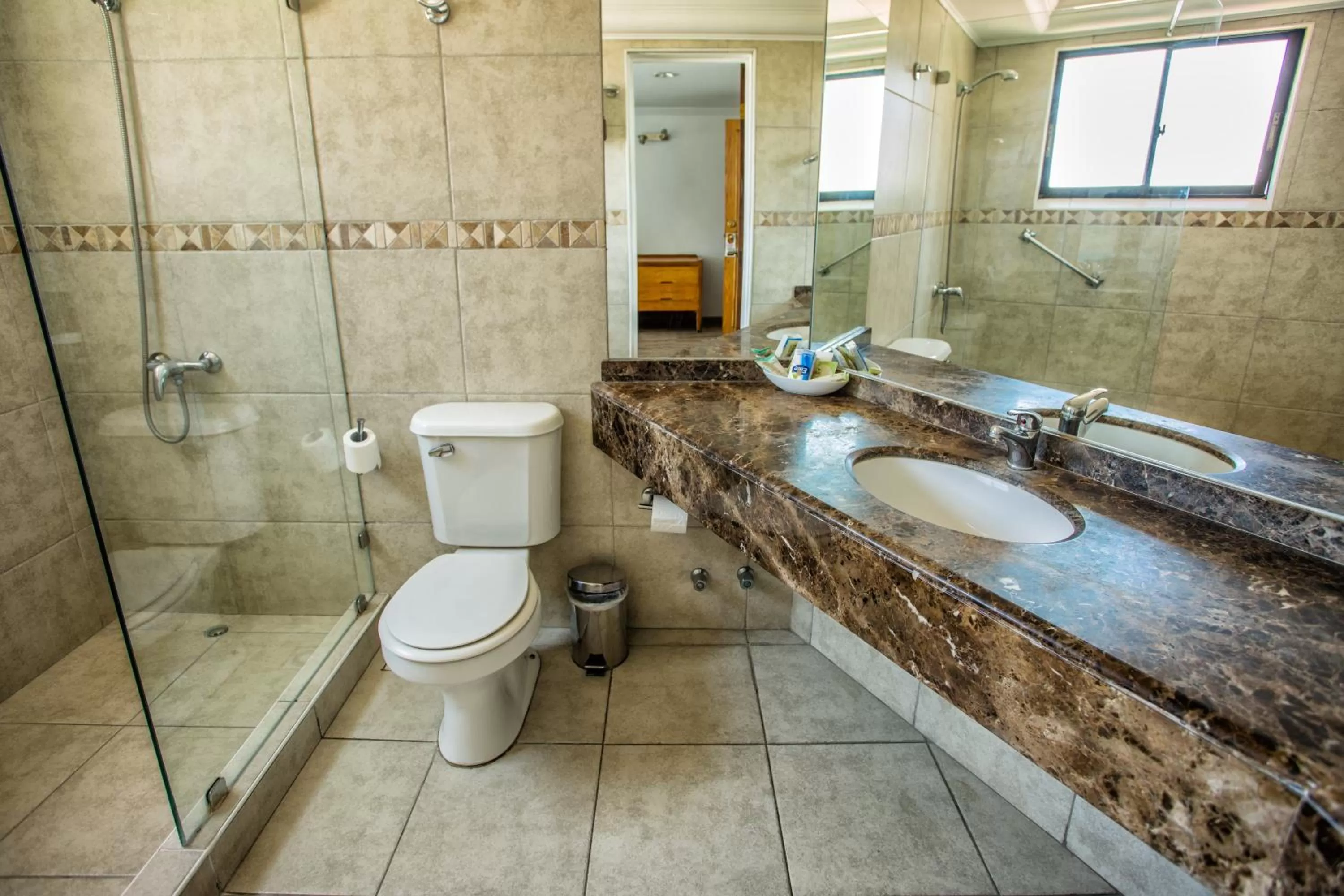 Junior Suite with Ocean View - single occupancy in Hotel Oceanic