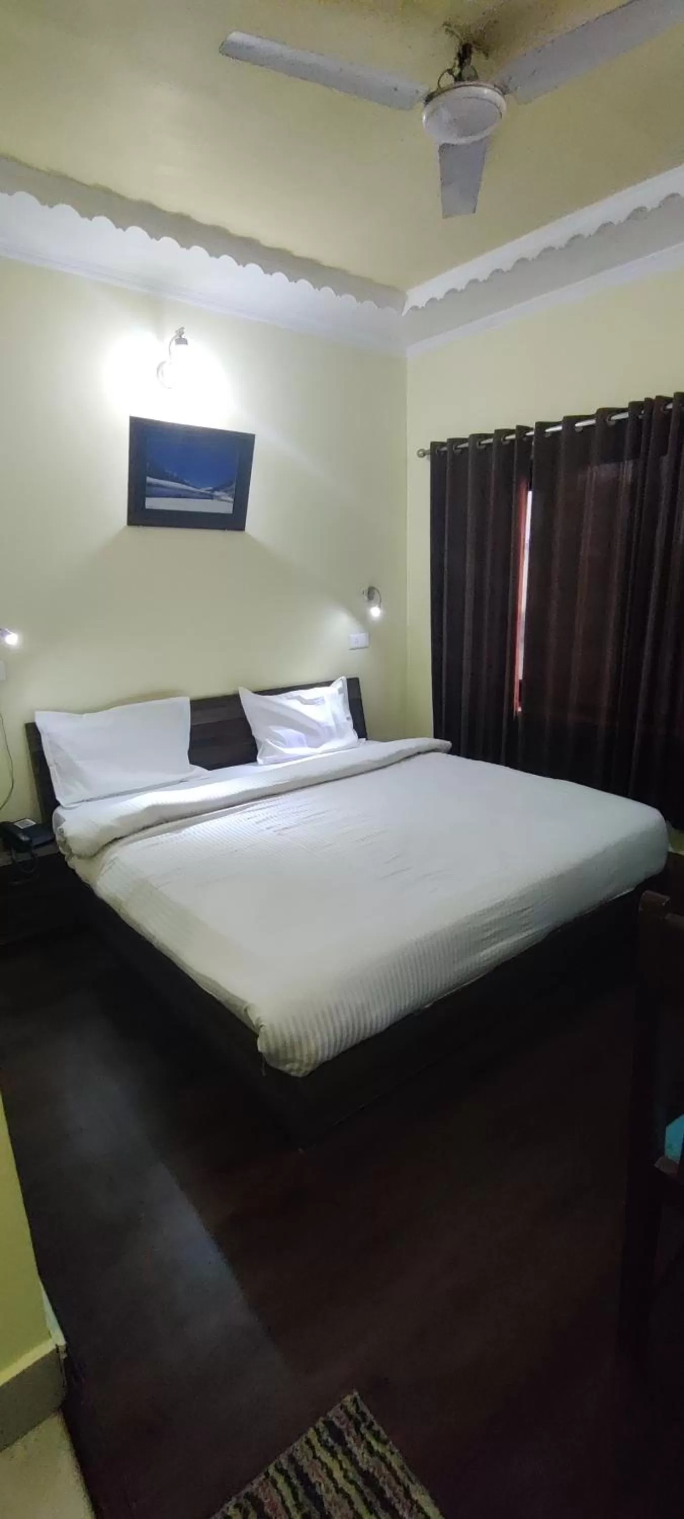 Budget Double or Twin Room in Hotel curio's All seasons