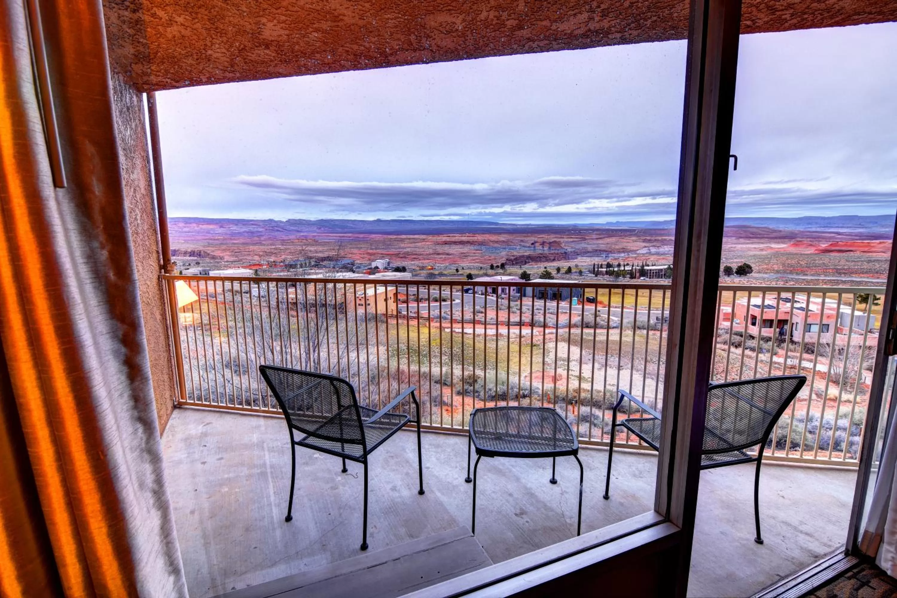 Standard Queen Room with Two Queen Beds and Balcony - Non-Smoking/Moutain View/No Pets Allowed in Scenic View Inn - Lake Powell - Page AZ