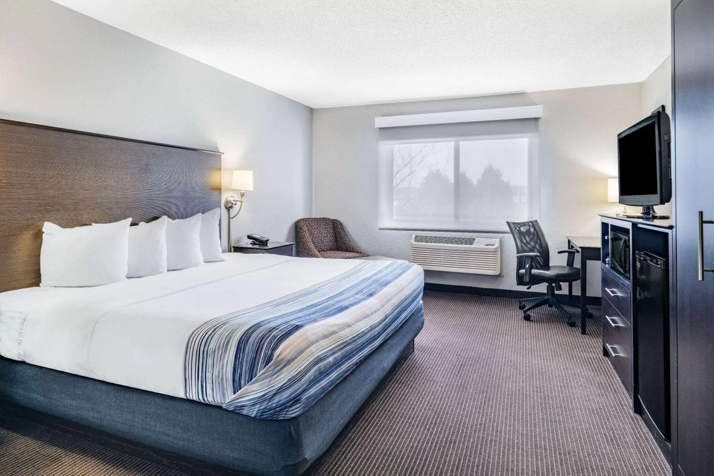 King Room - Non-Smoking in AmericInn by Wyndham Plover Stevens Point