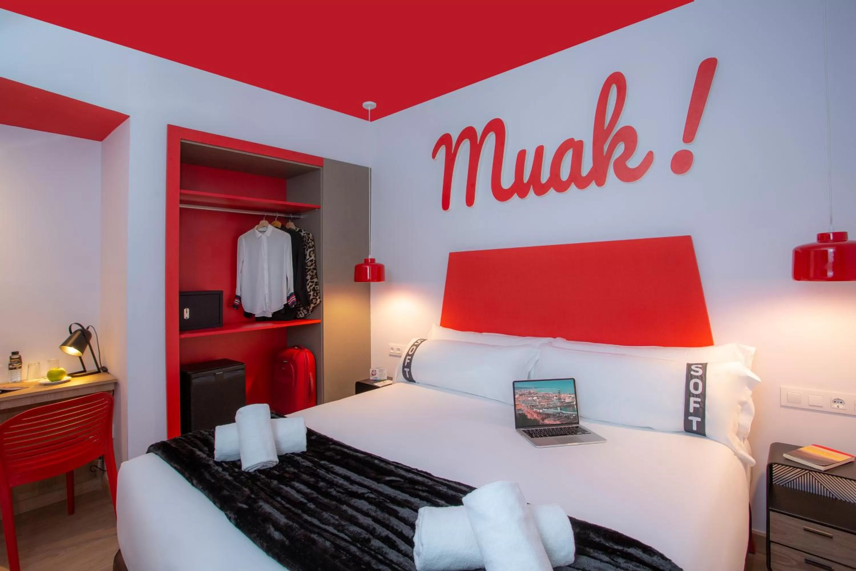 Double Room in Casual Colours Barcelona