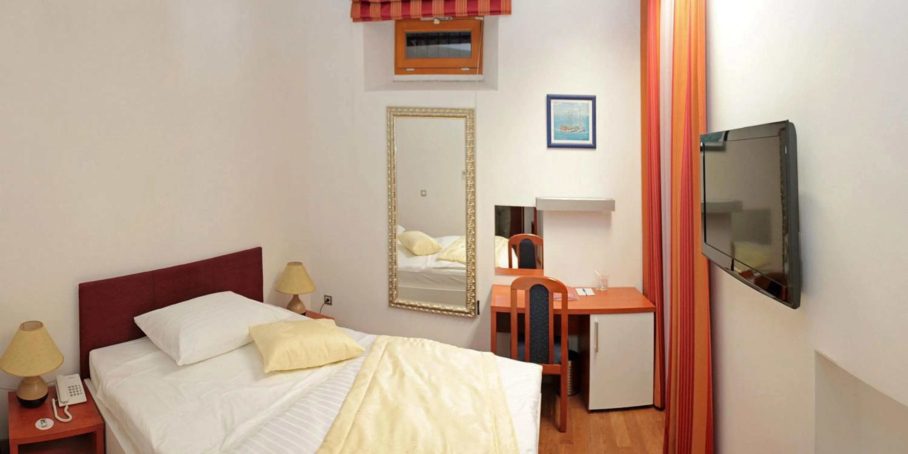 Single Room in Hotel Monika