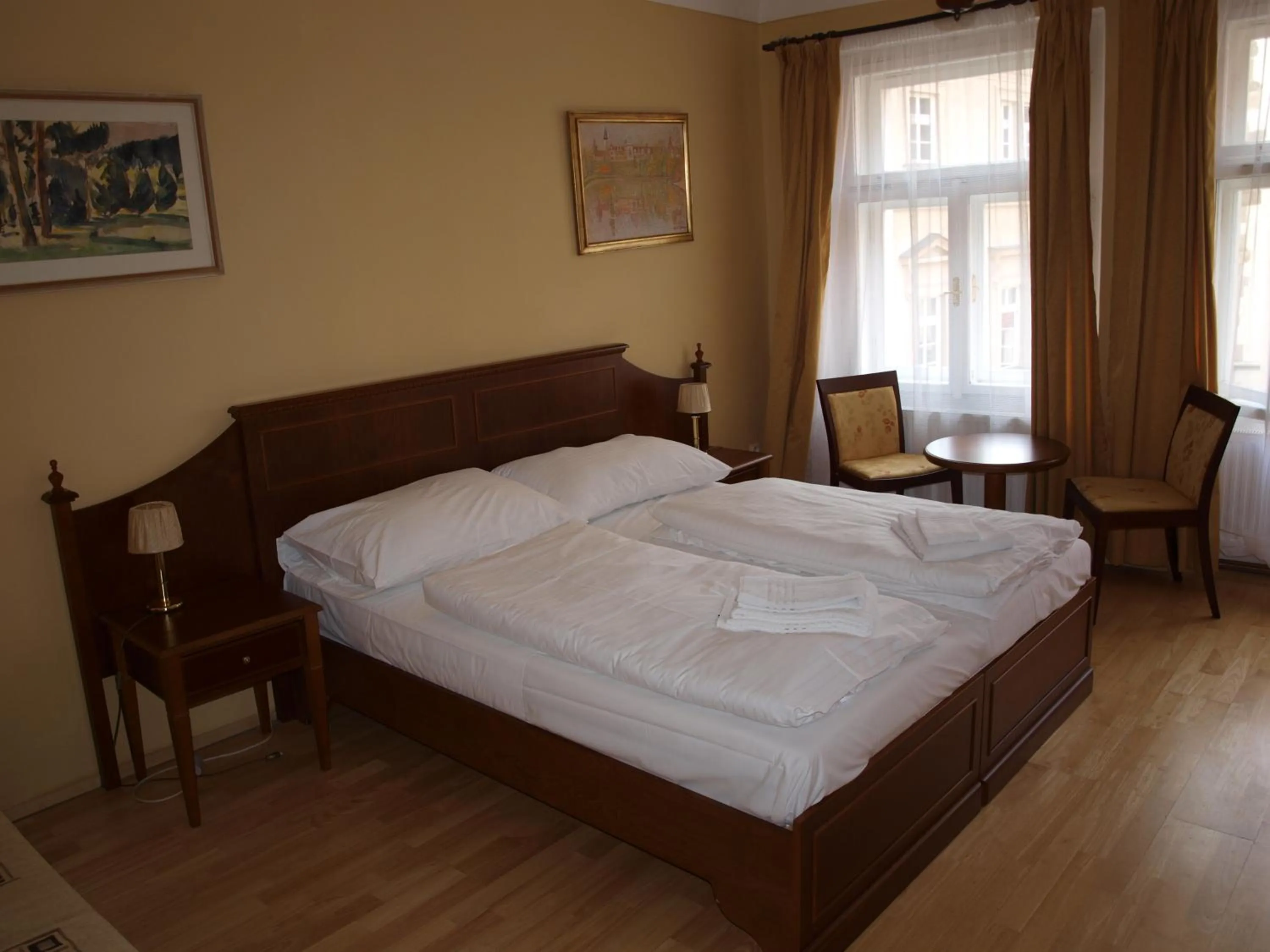 Triple Room in Hotel King George
