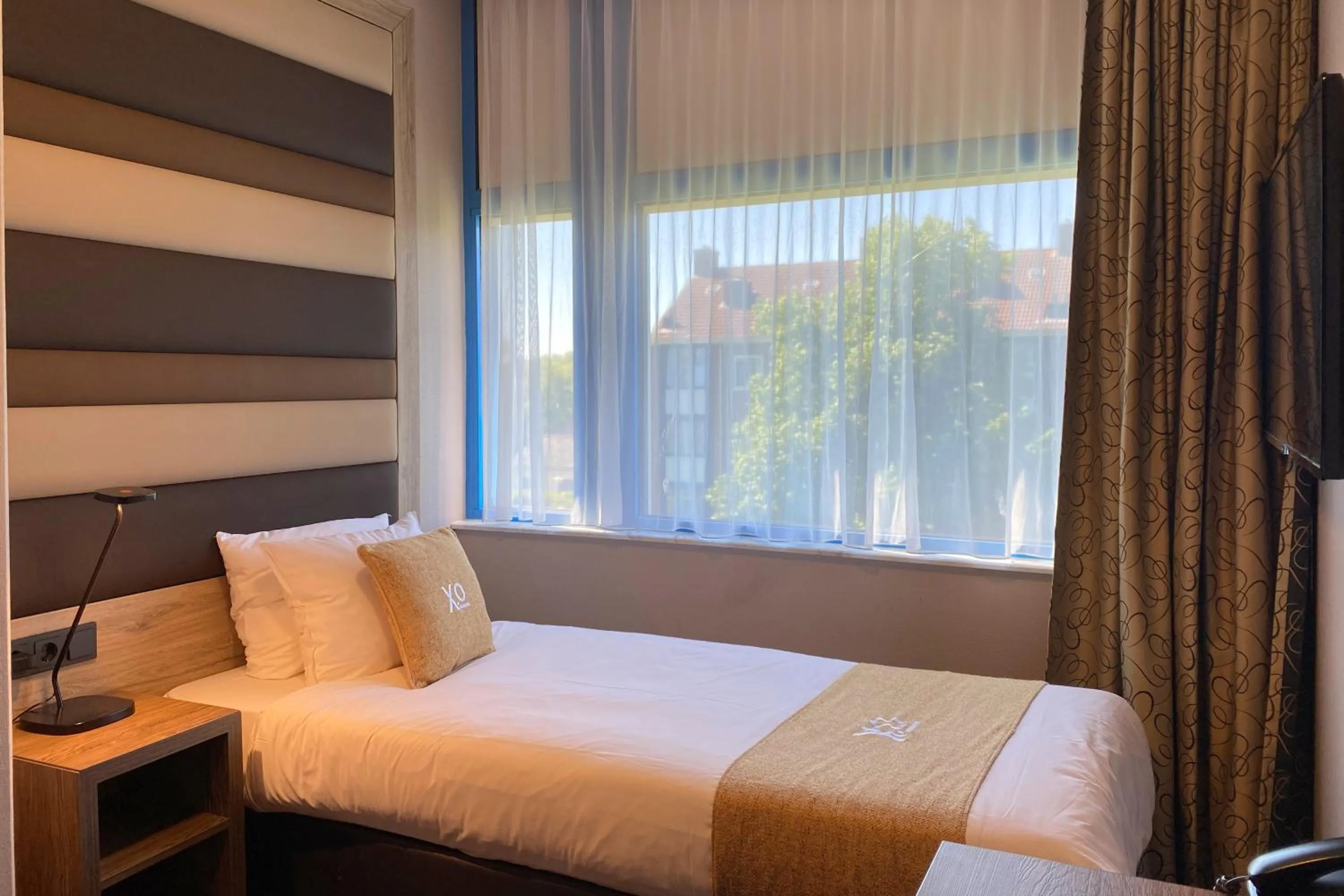 Single Room in XO Hotels Blue Square
