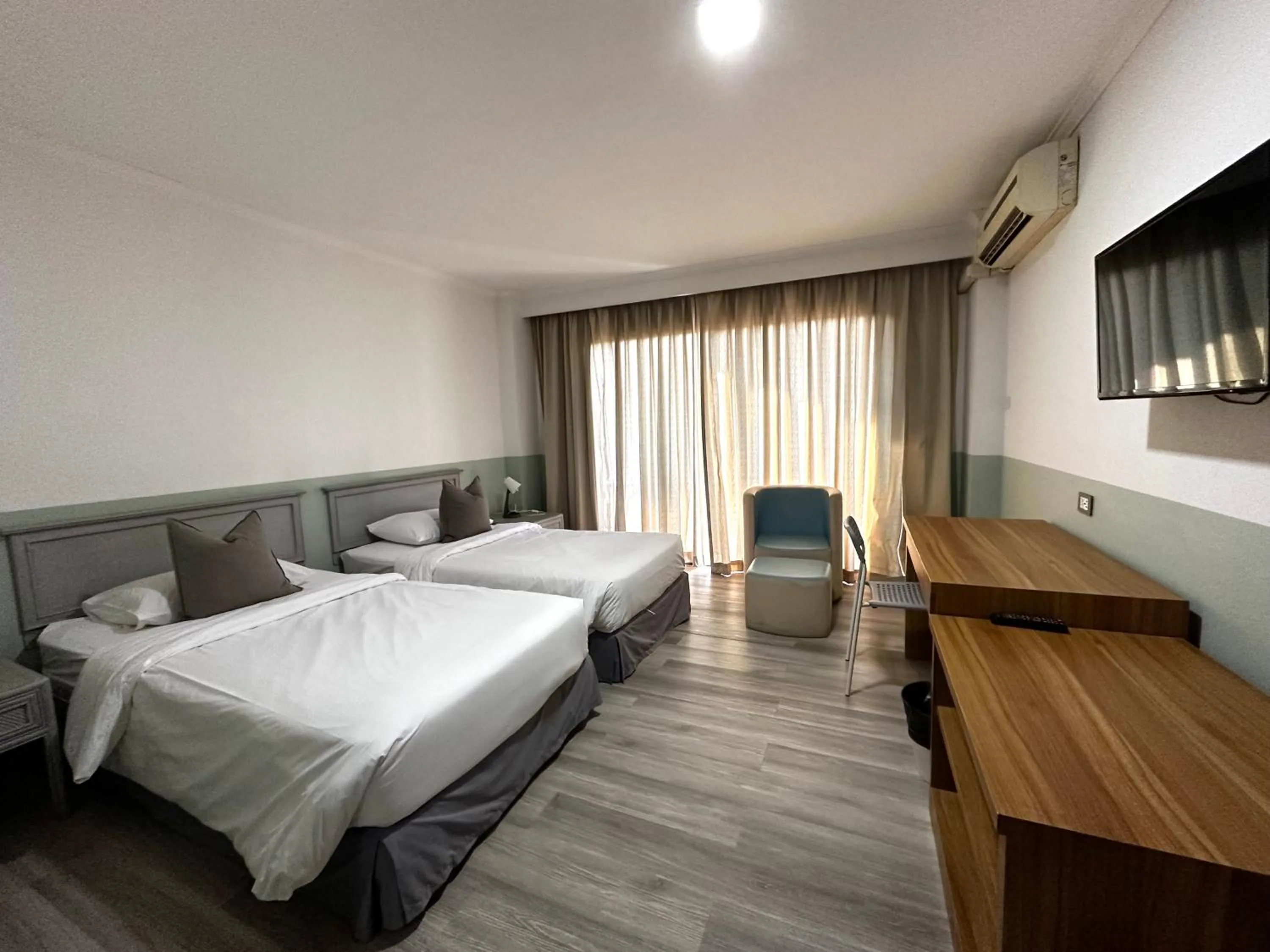 Deluxe Twin Room - single occupancy in Garden Paradise