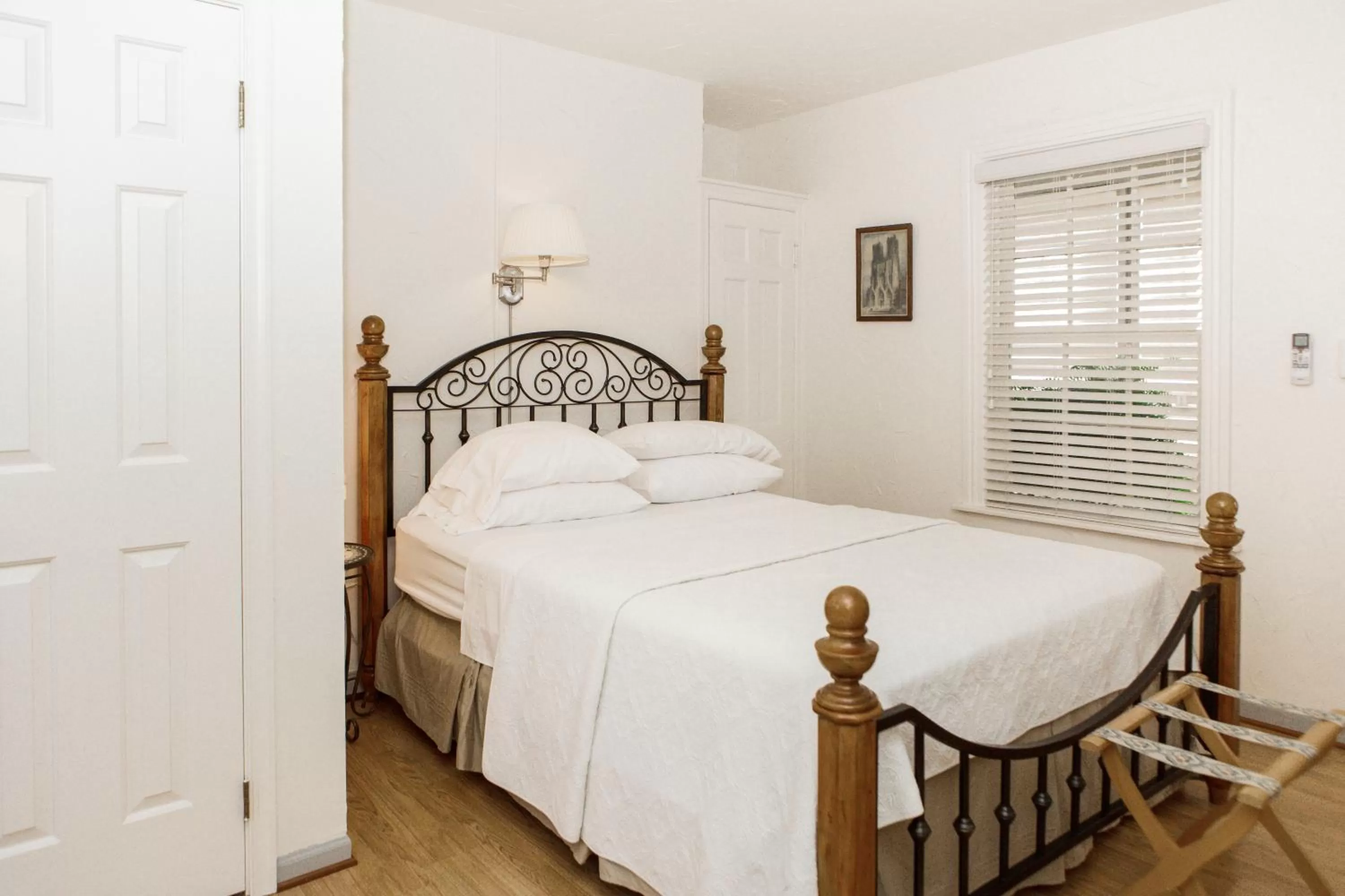 Queen Room with Garden View in James Buchanan Hotel, Trademark Collection by Wyndham