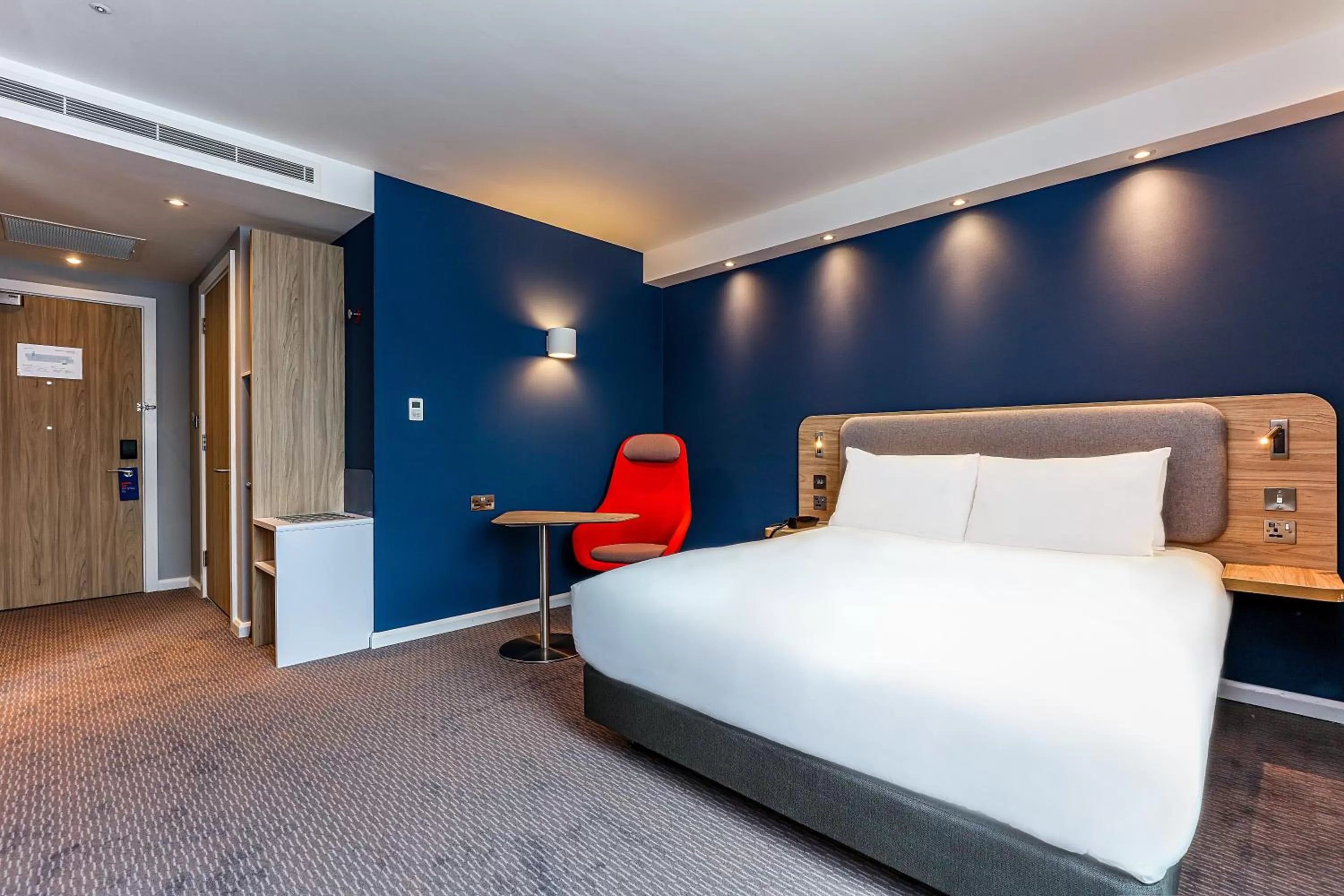 Double Room with Free Hot Breakfast - Accessible in Holiday Inn Express - Bicester, an IHG Hotel