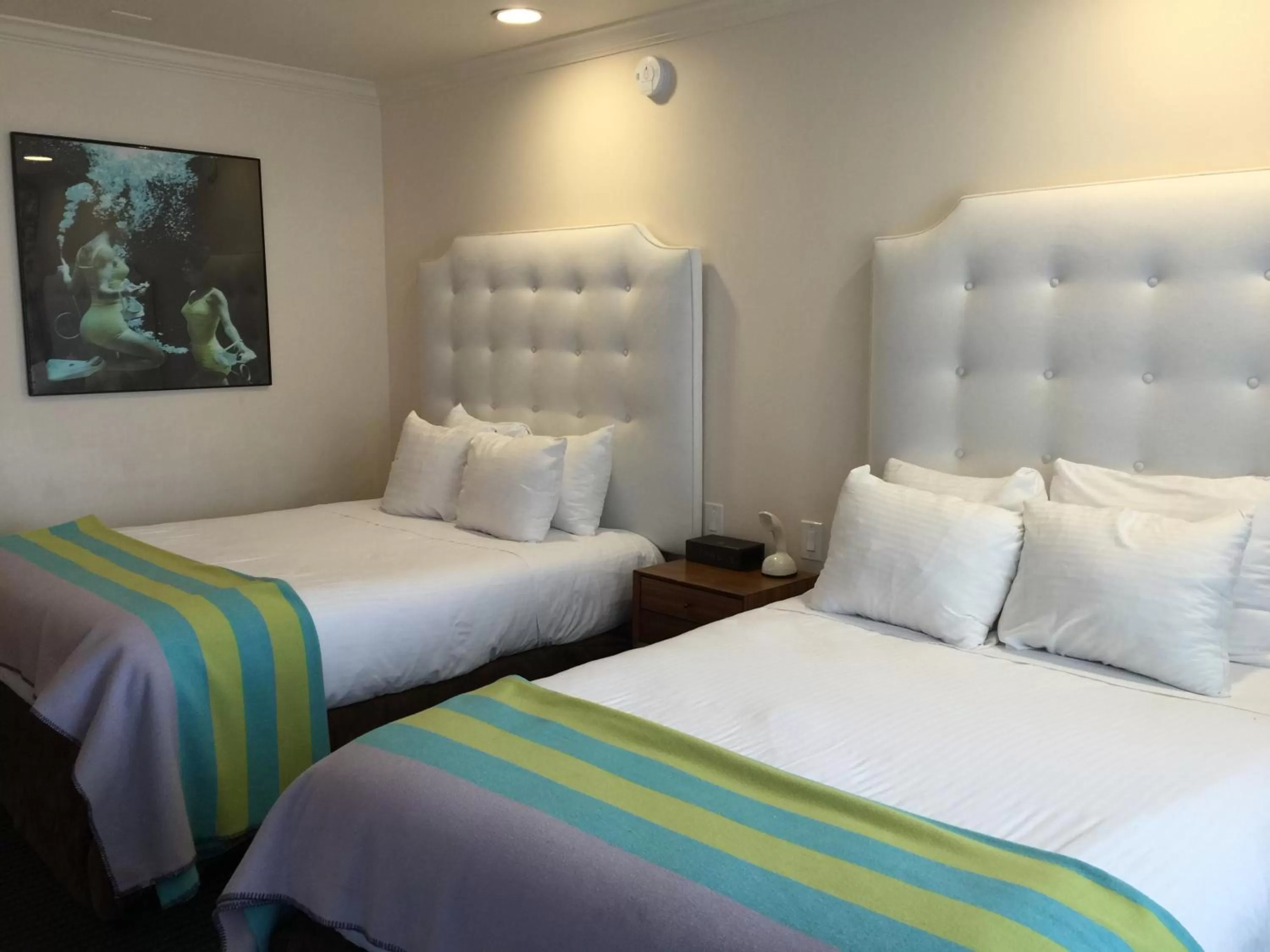 Double Room with Two Double Beds in The Beverly Laurel Hotel at West Hollywood