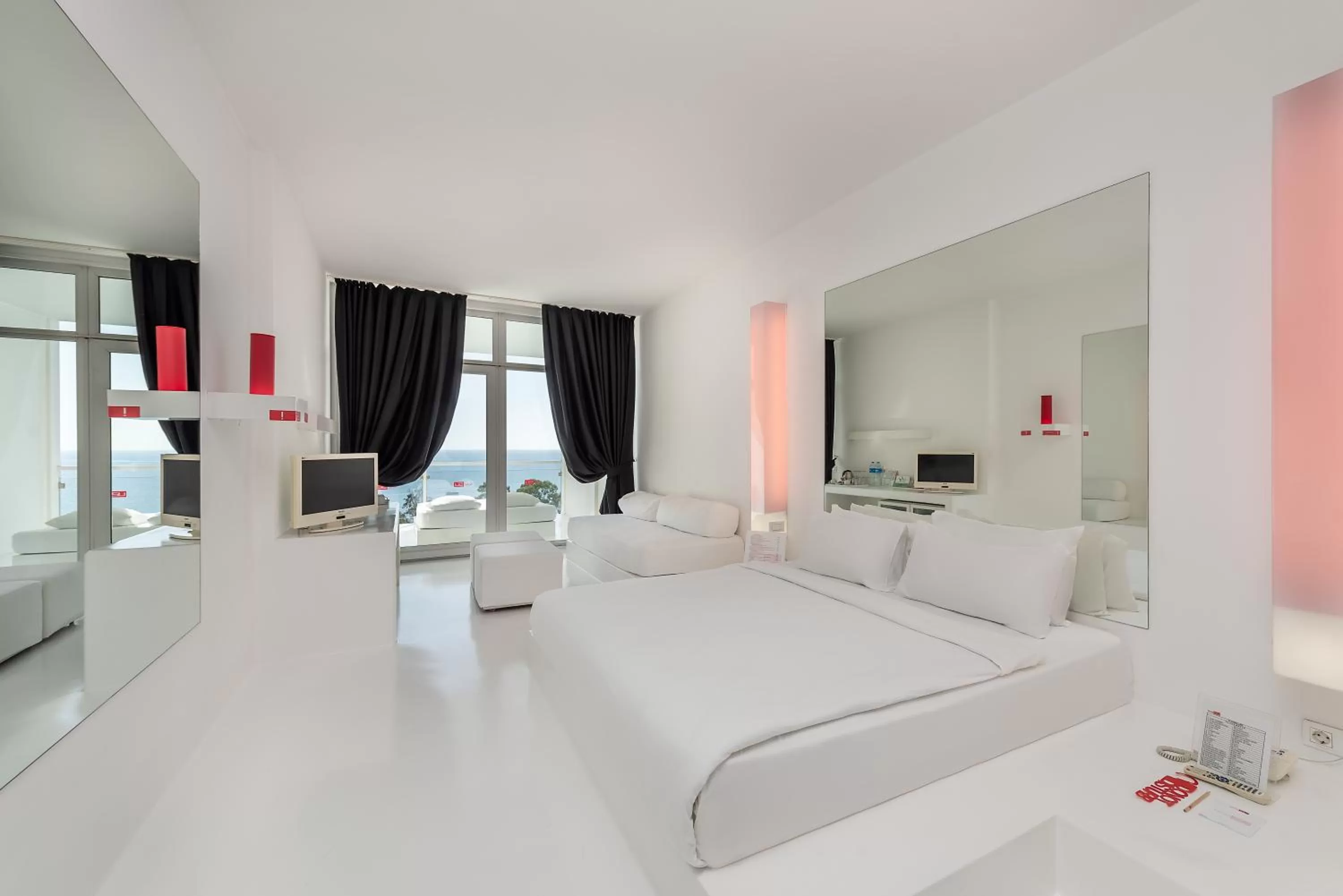 Deluxe Room with Sea View in Hotel SU & Aqualand