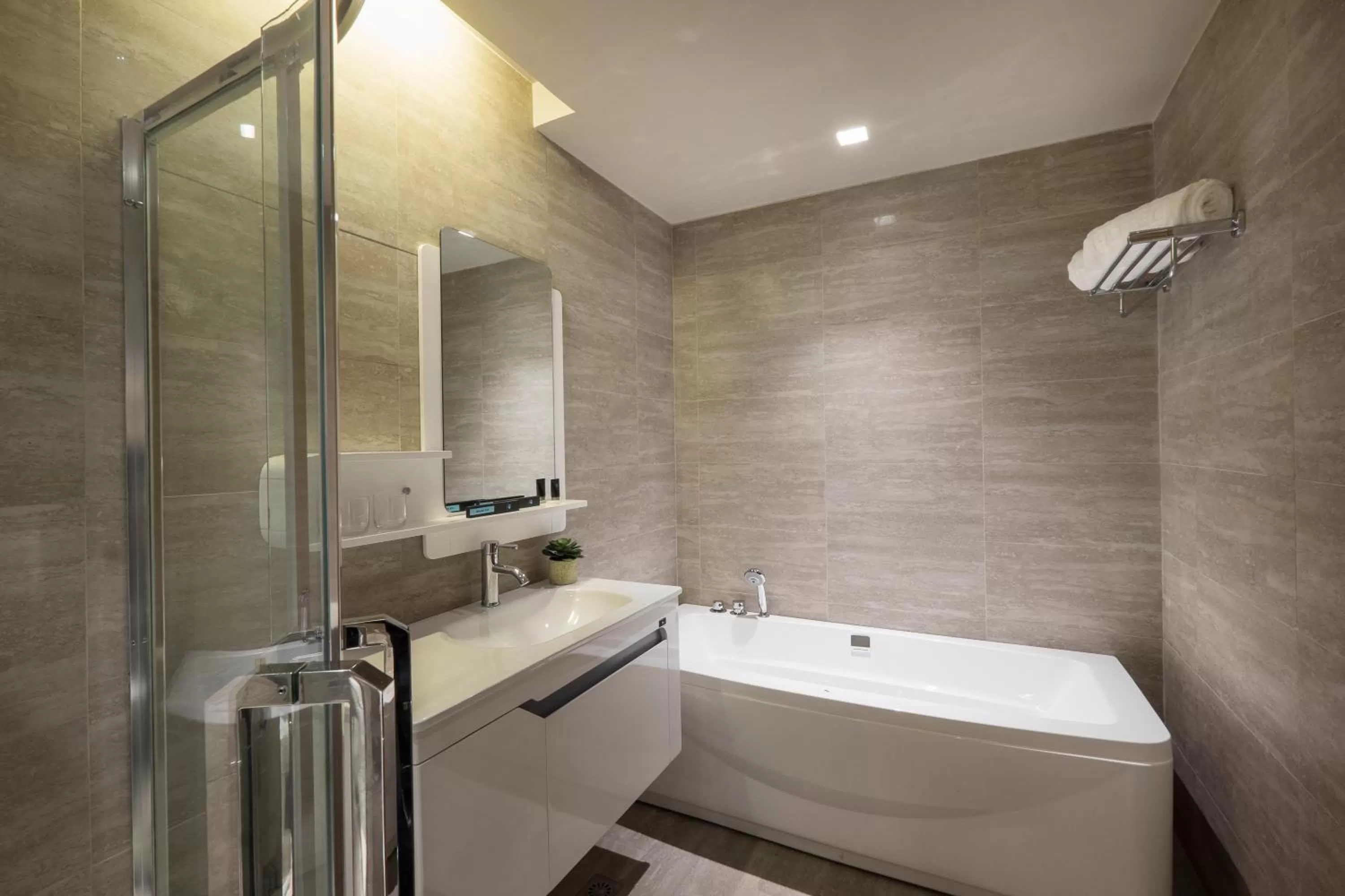 Suite with Balcony in Watergate Boutique Hotel