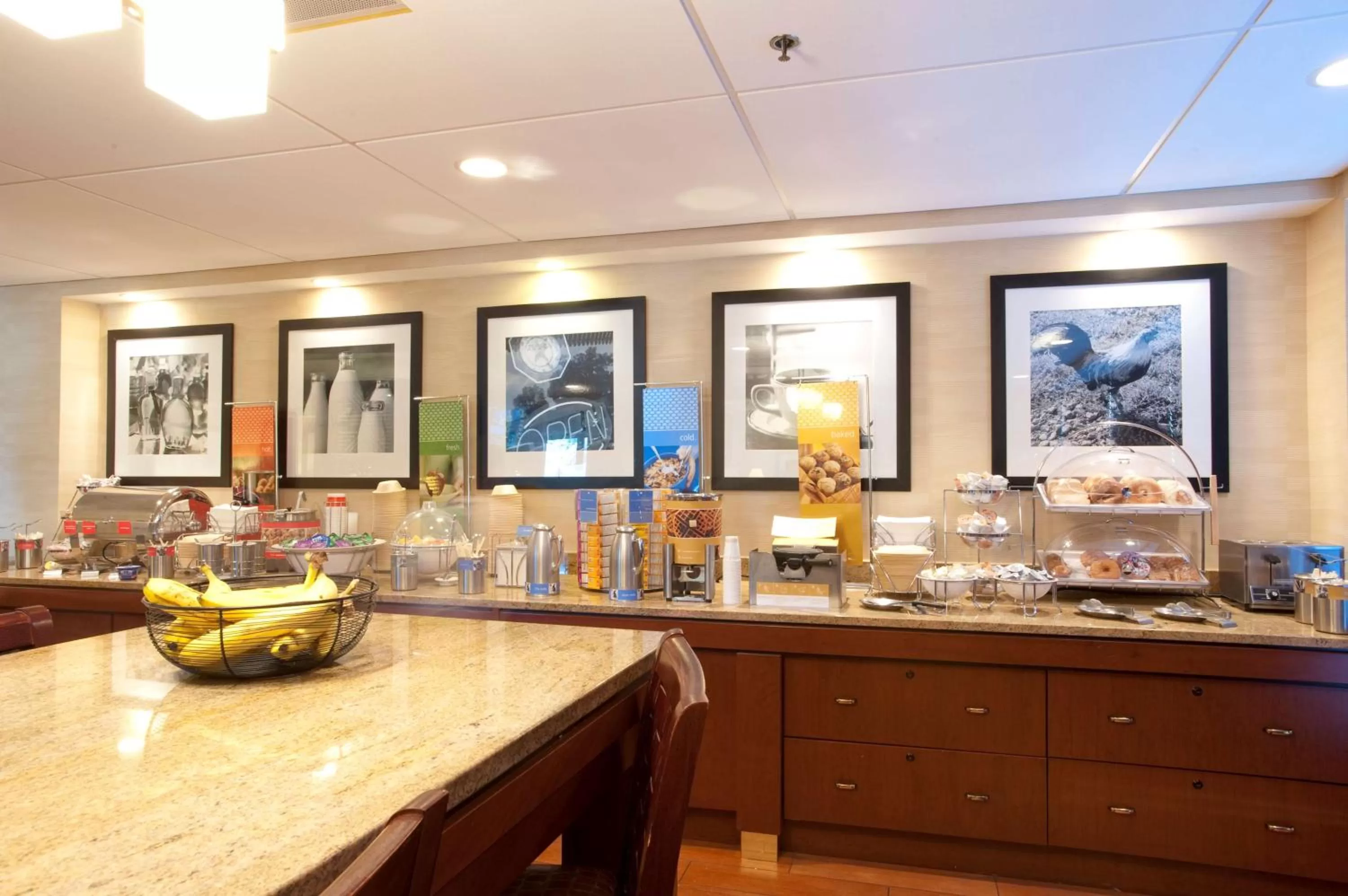 Dining area in Hampton Inn Downingtown/Exton