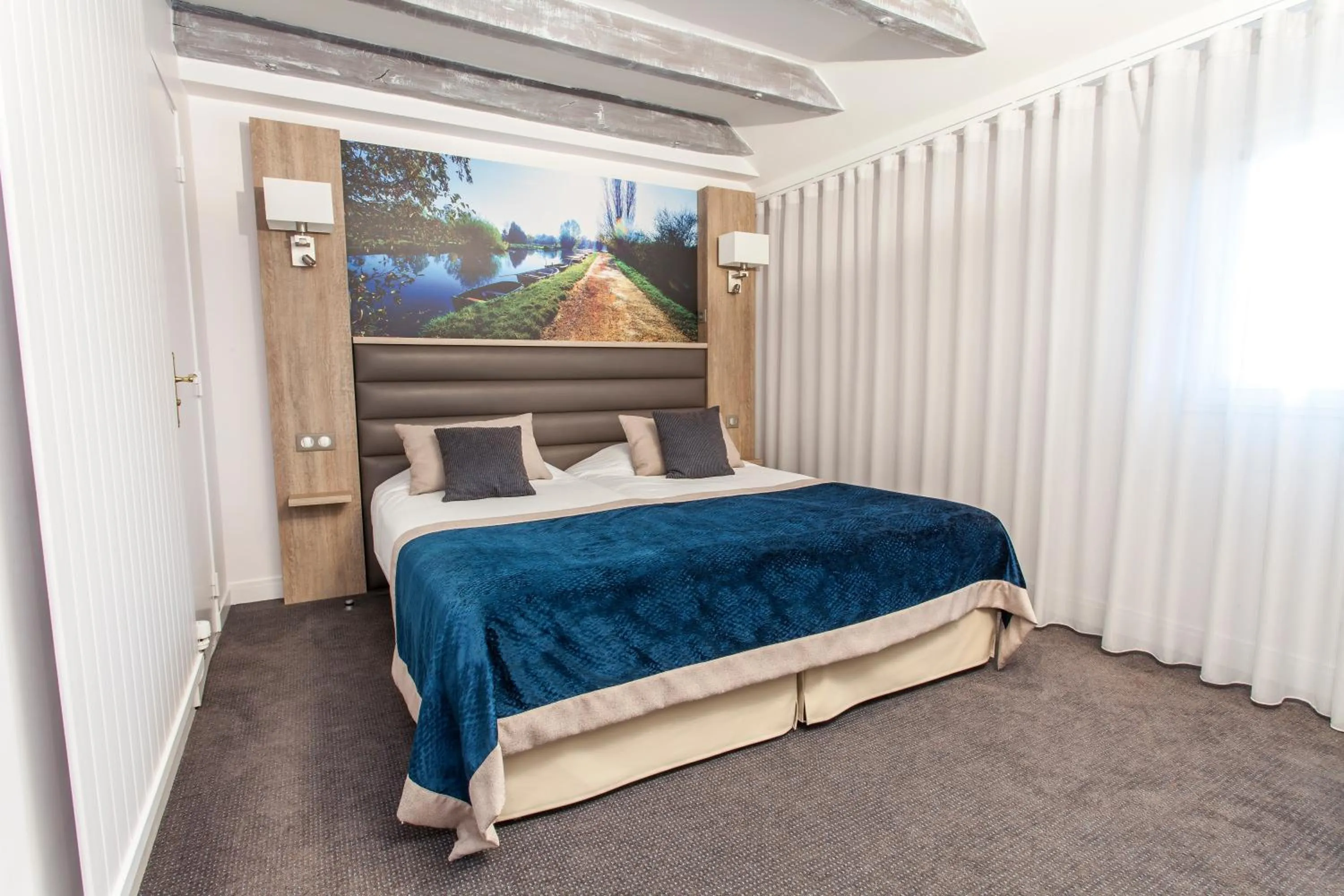 Comfort Twin Room in Logis - Le Christina