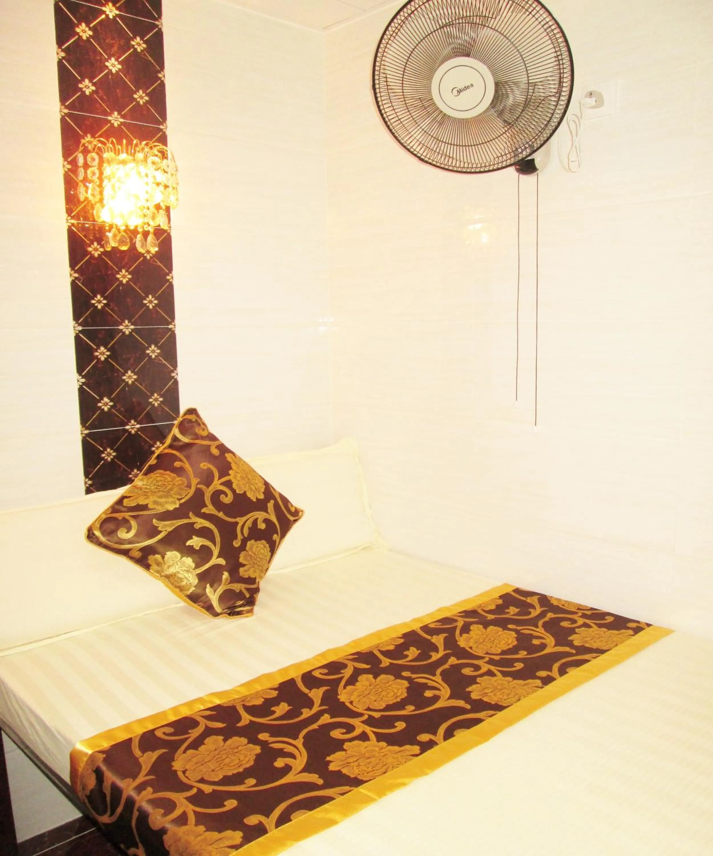 Single Room in Pay-Less Guesthouse (7/F A9)