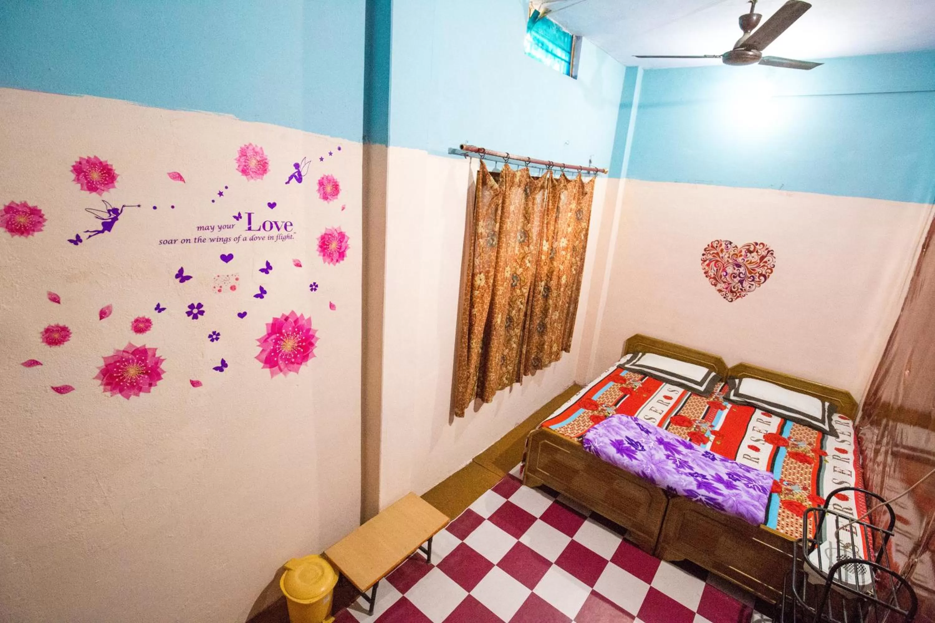 Deluxe Double Room - single occupancy in Somit Paying Guest House