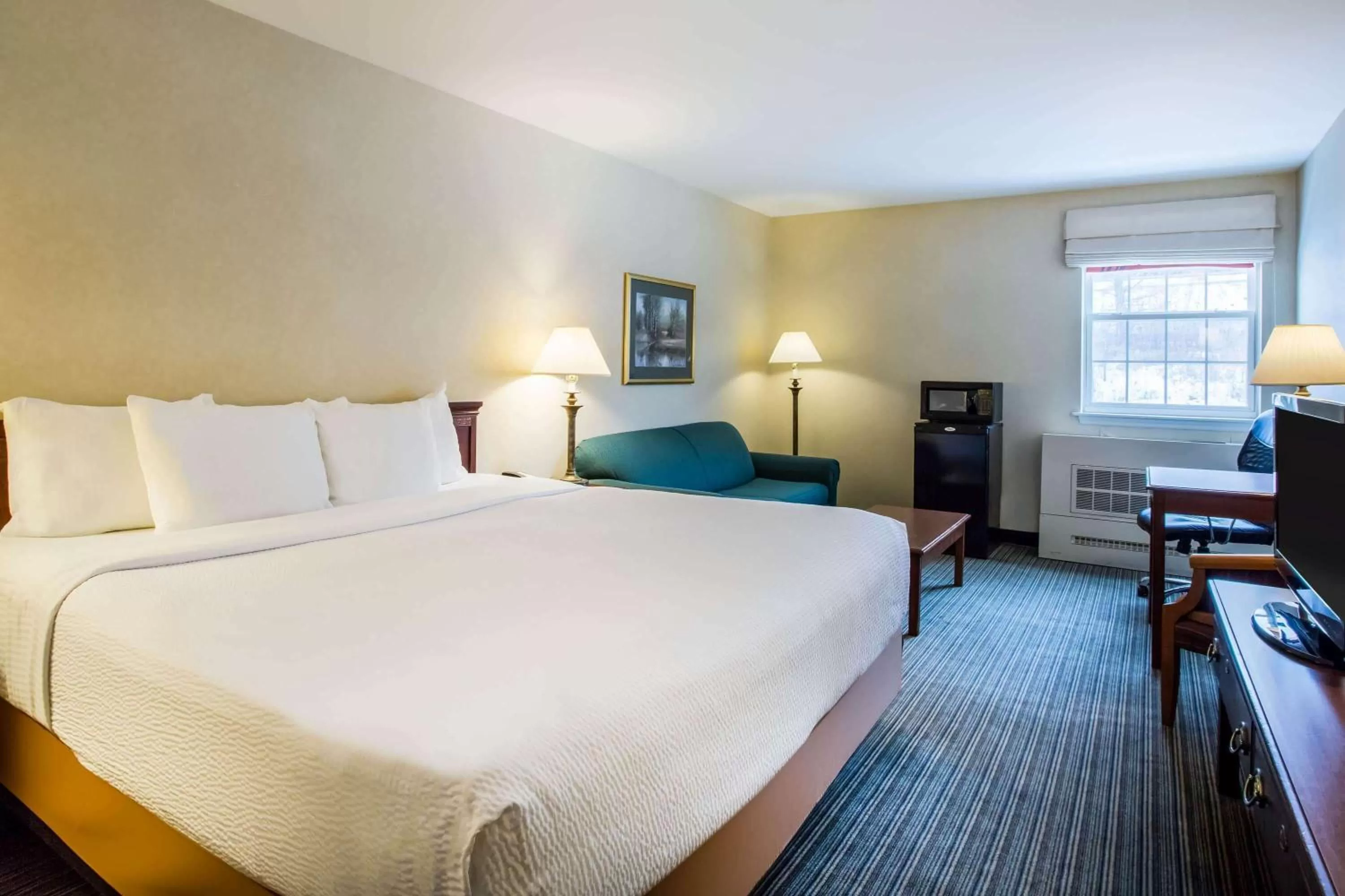 Queen Room with Sofa Bed in Holiday Inn Express St. Albans by IHG