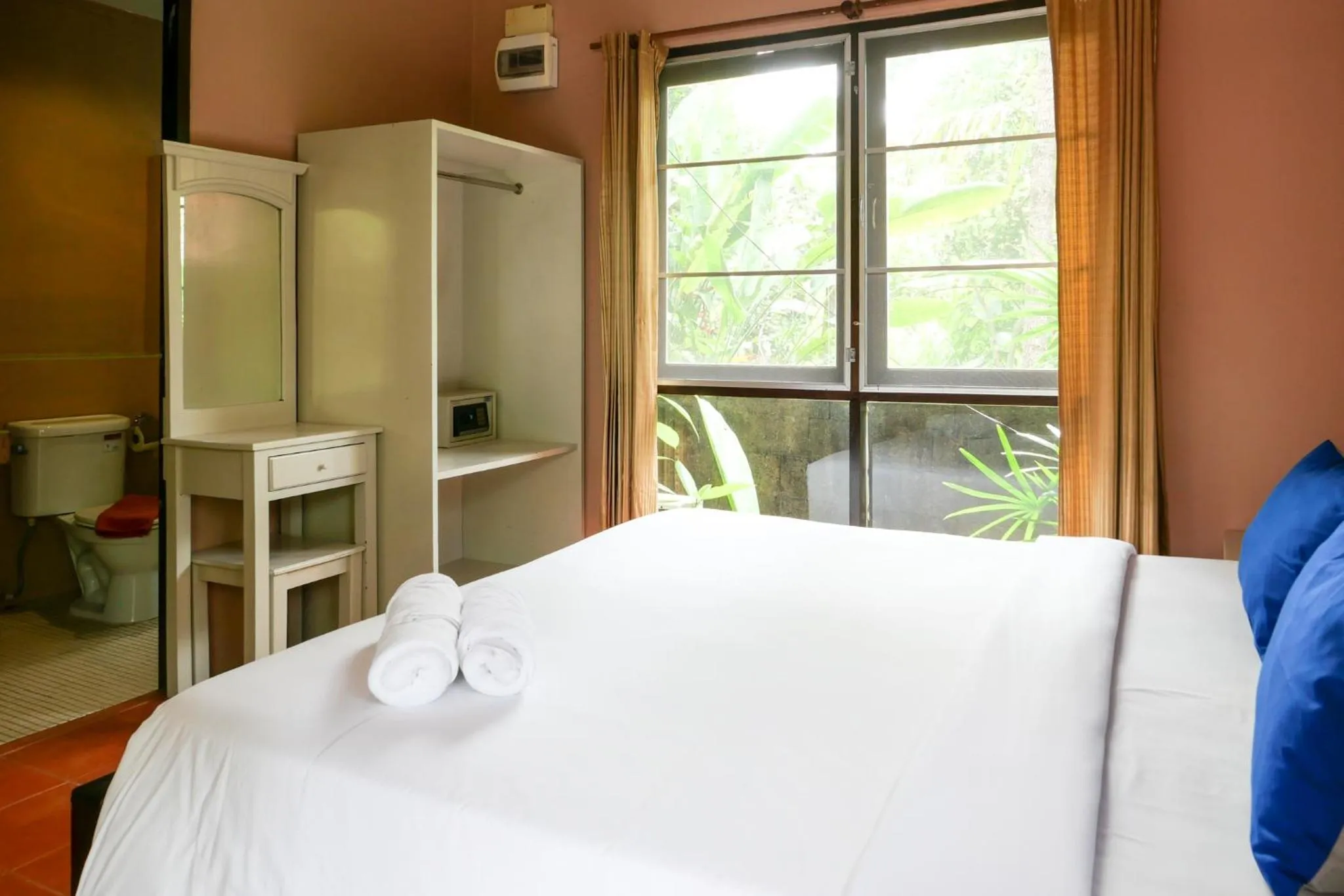 Standard Double Room in Flora Ville-SHA PLUS