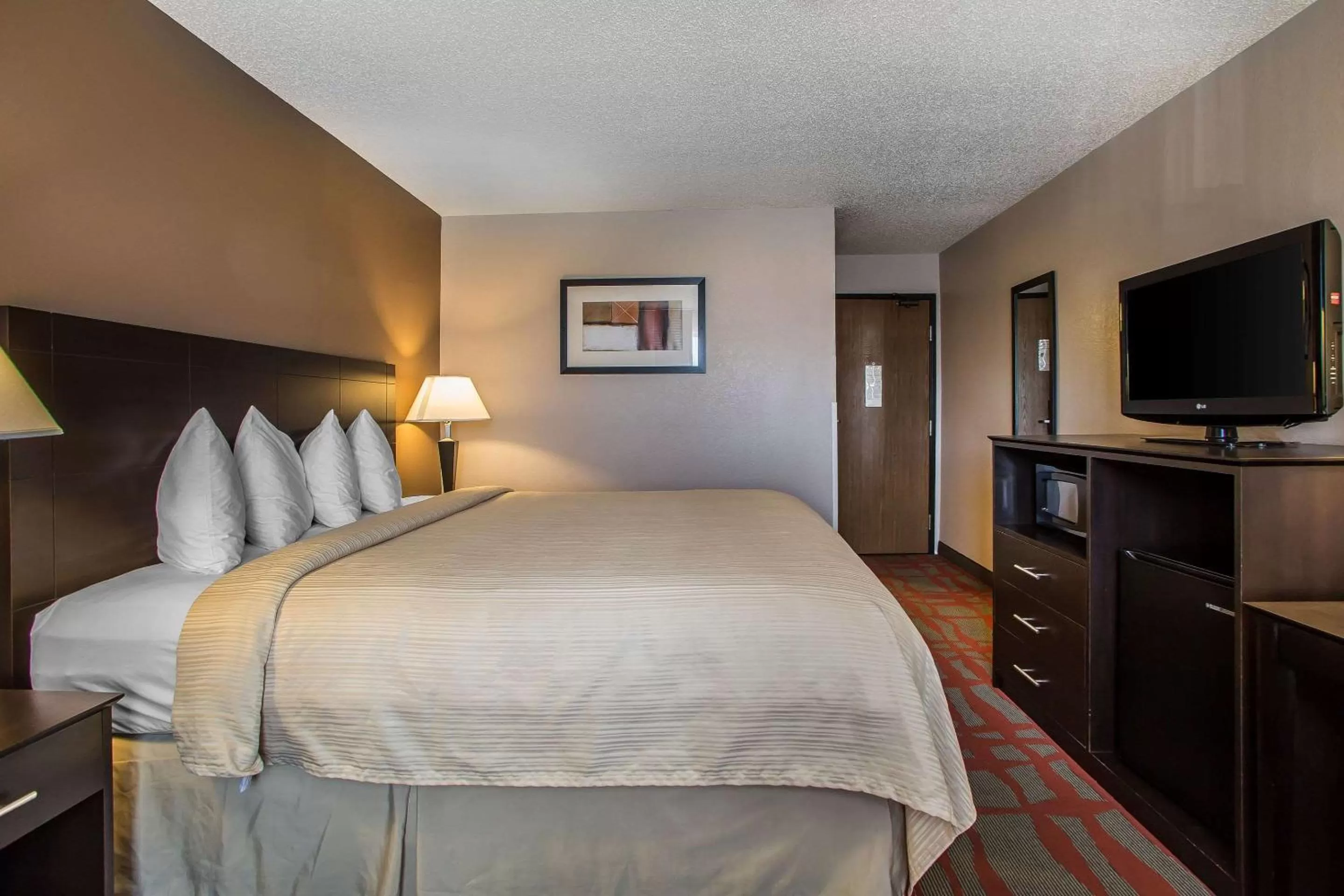 King Room - Non-Smoking in Quality Inn & Suites West Bend
