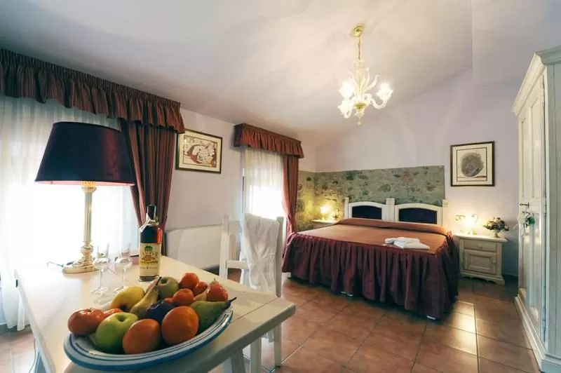 Double Room with Private Bathroom in Antica Locanda San Leonardo 1554