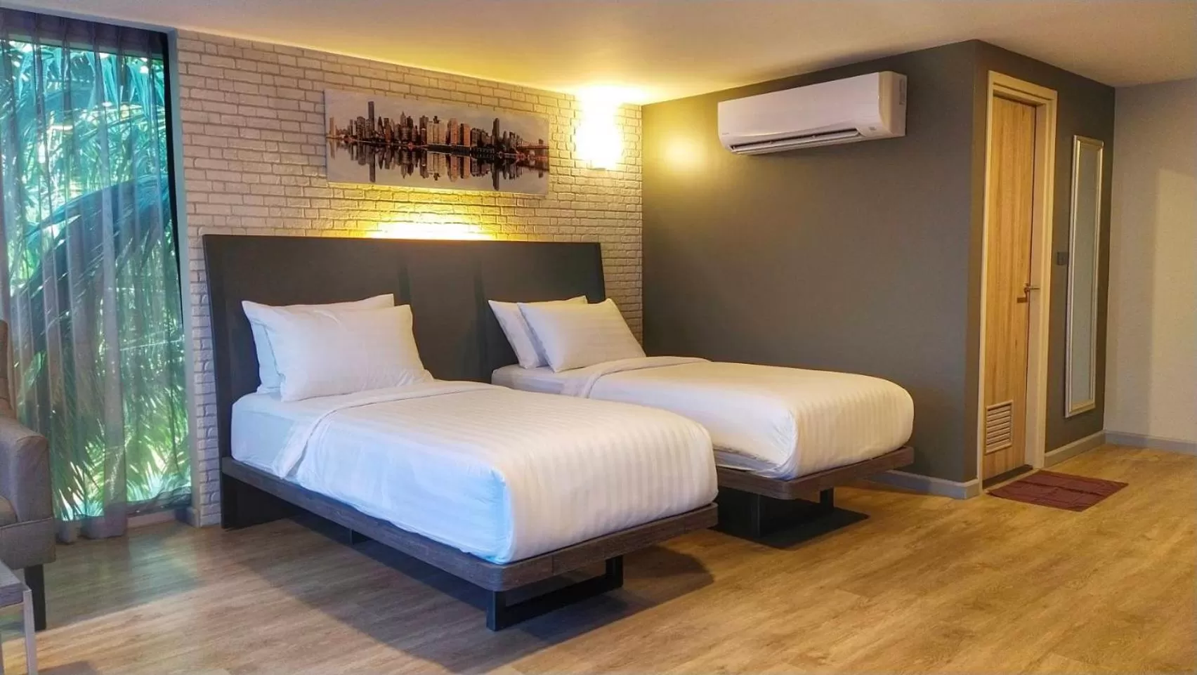 Deluxe Twin Room in BB Glass House บีบี กลาสเฮ้าส์