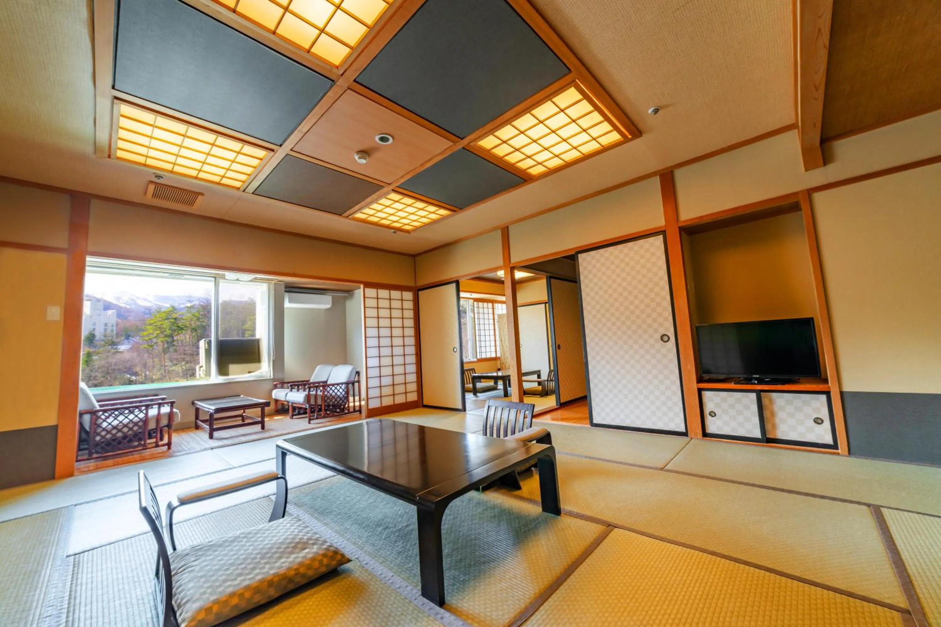 Yubatake-Side Japanese Style Room  with 12 and 6 Tatami in Kusatsu Onsen Daitokan
