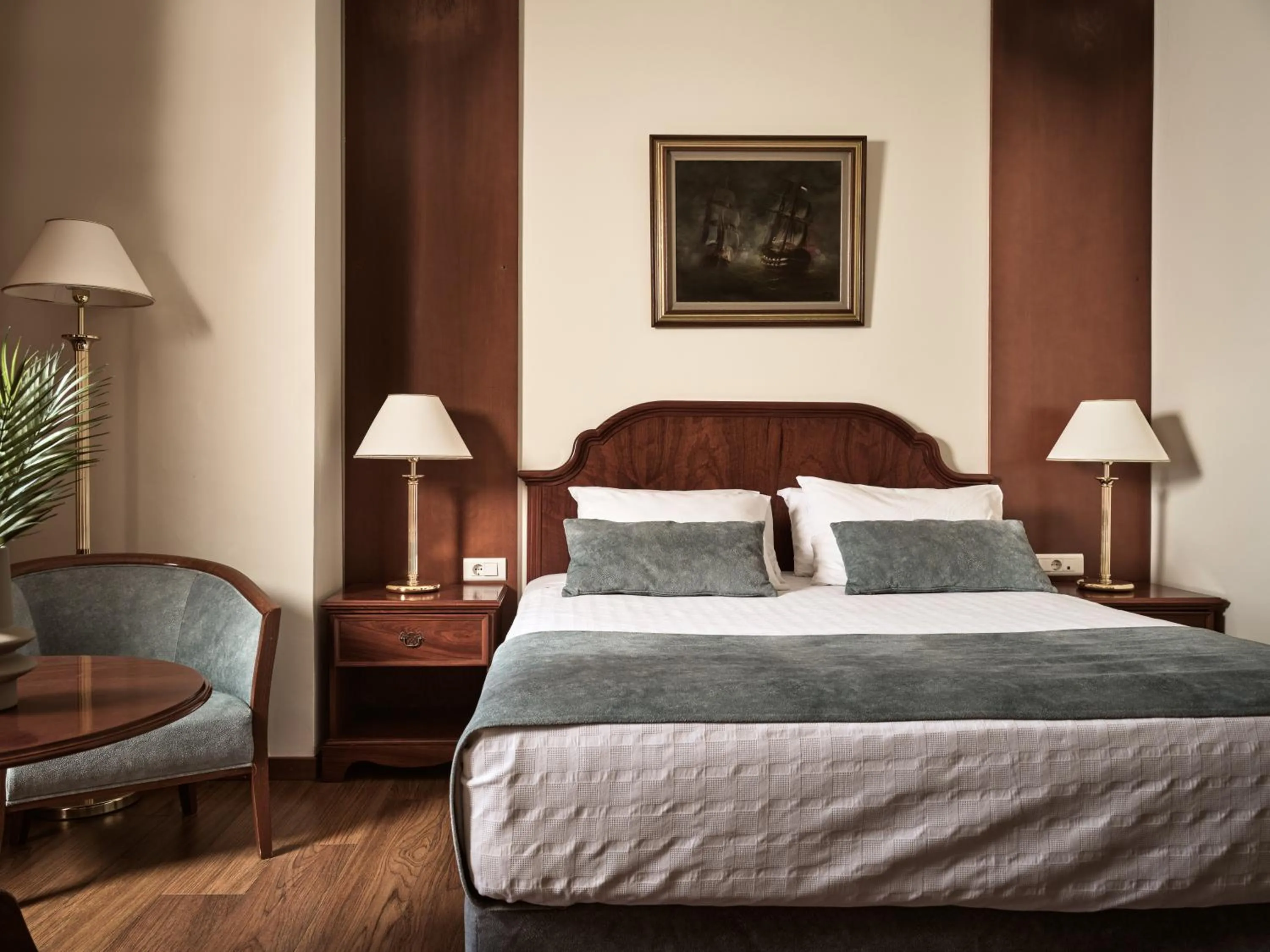 Honeymoon Suite in Strada Marina Hotel