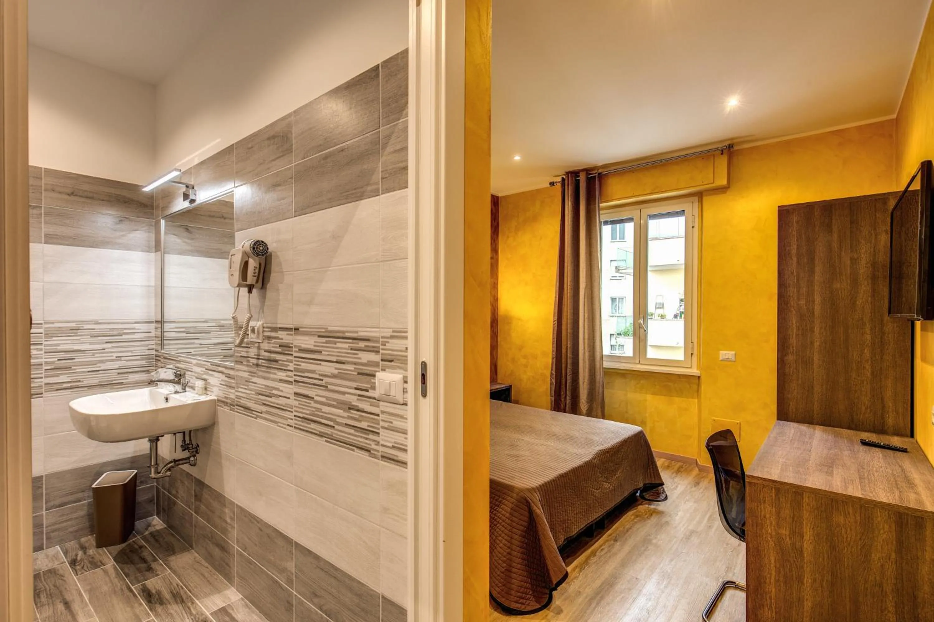 Superior Double or Twin Room in Hotel Osimar