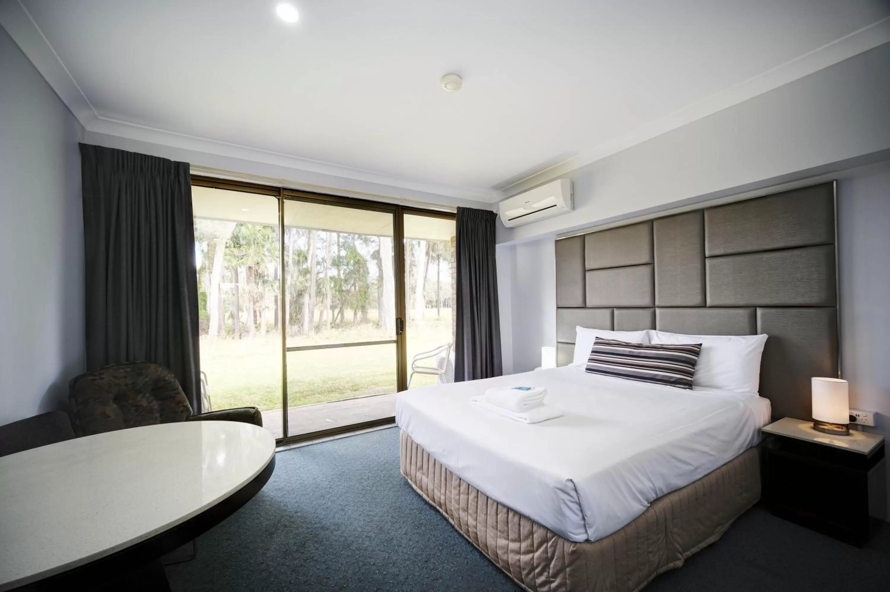 Superior Twin Room in Island Palms Motor Inn