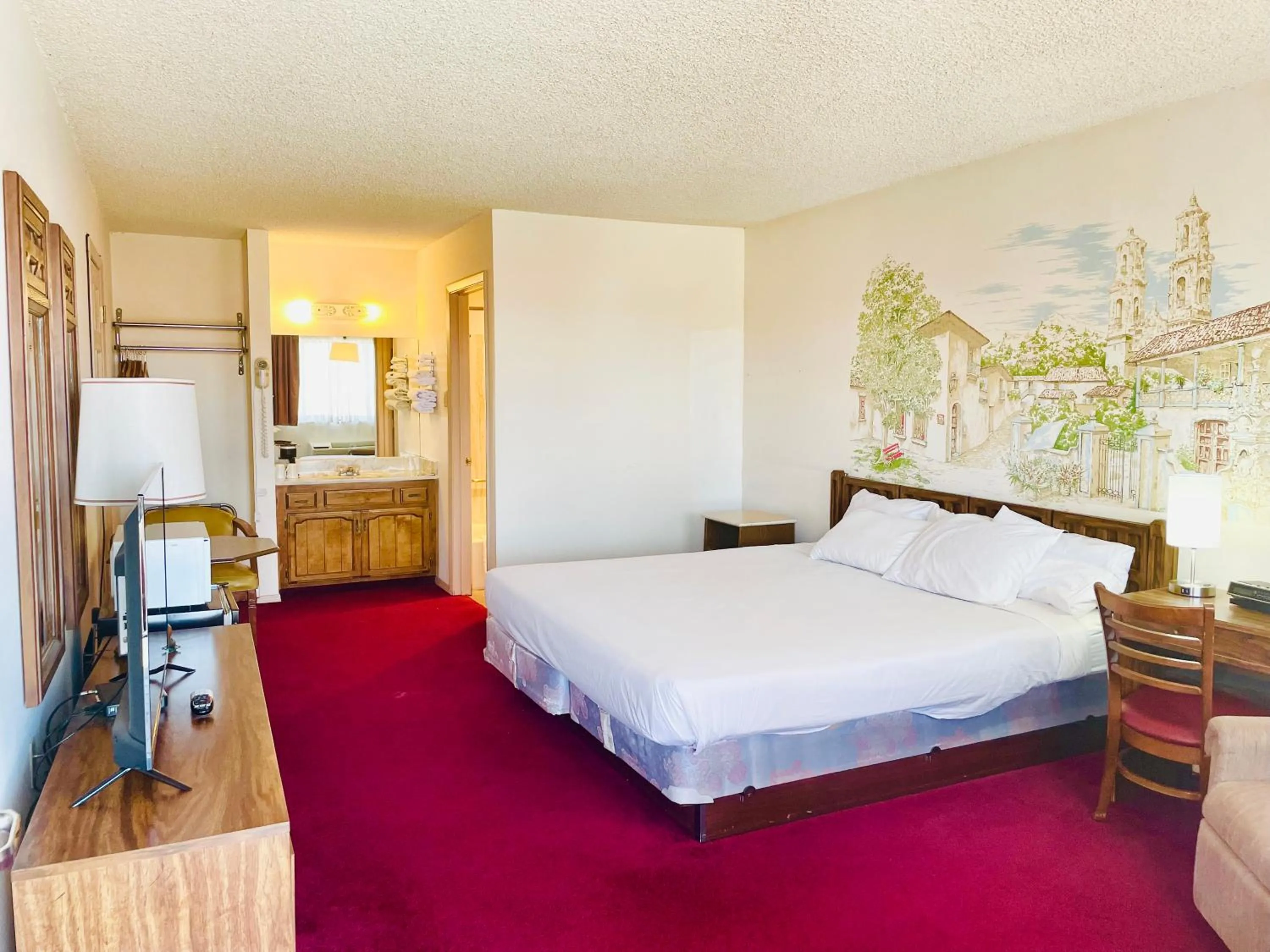 Deluxe King Room in San Miguel Inn