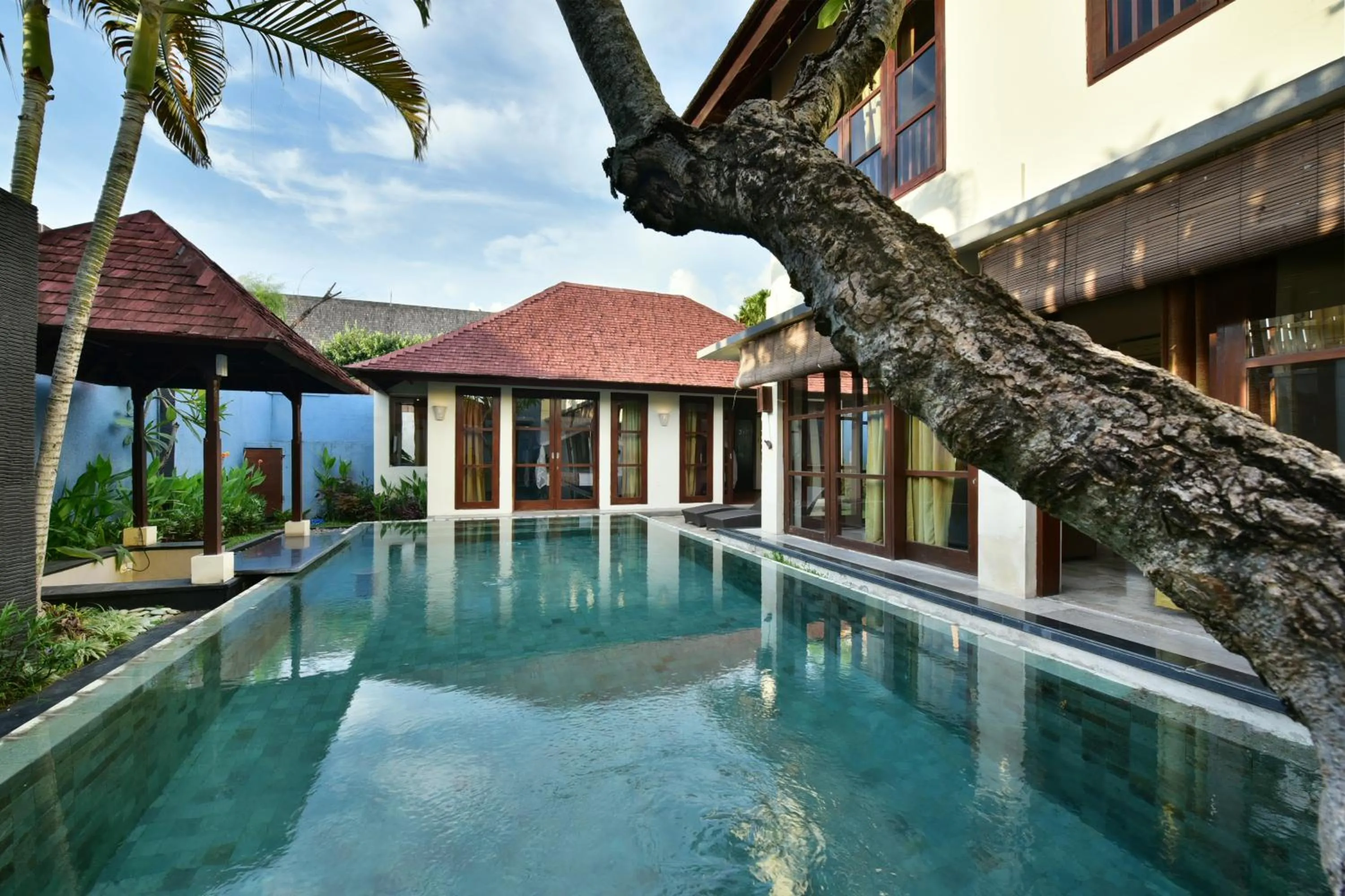 Three-Bedroom Private Pool Villa with Bathtub in The Khayangan Dreams Villa Umalas