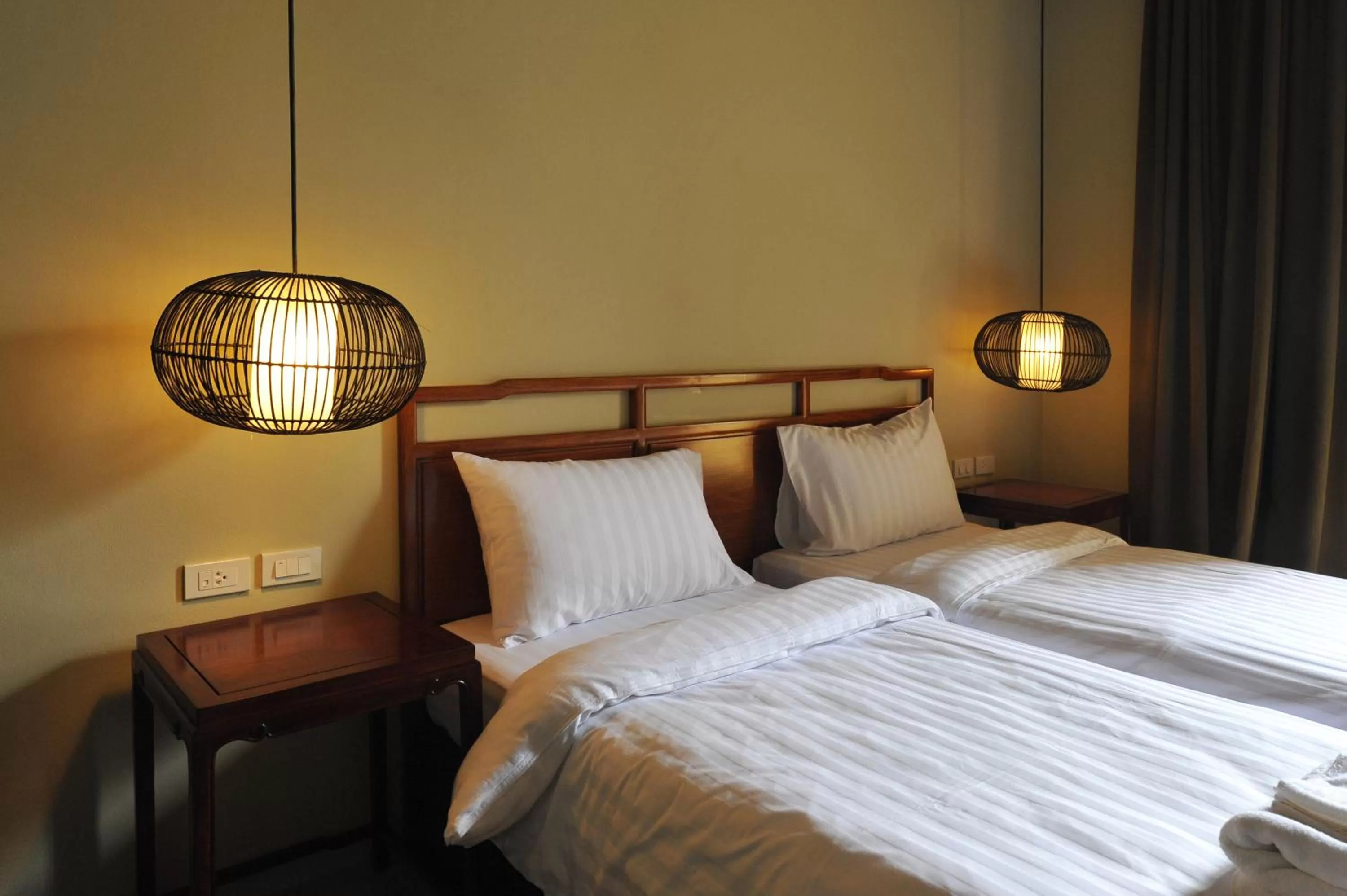 Standard Twin Bed in Villa Bangkok