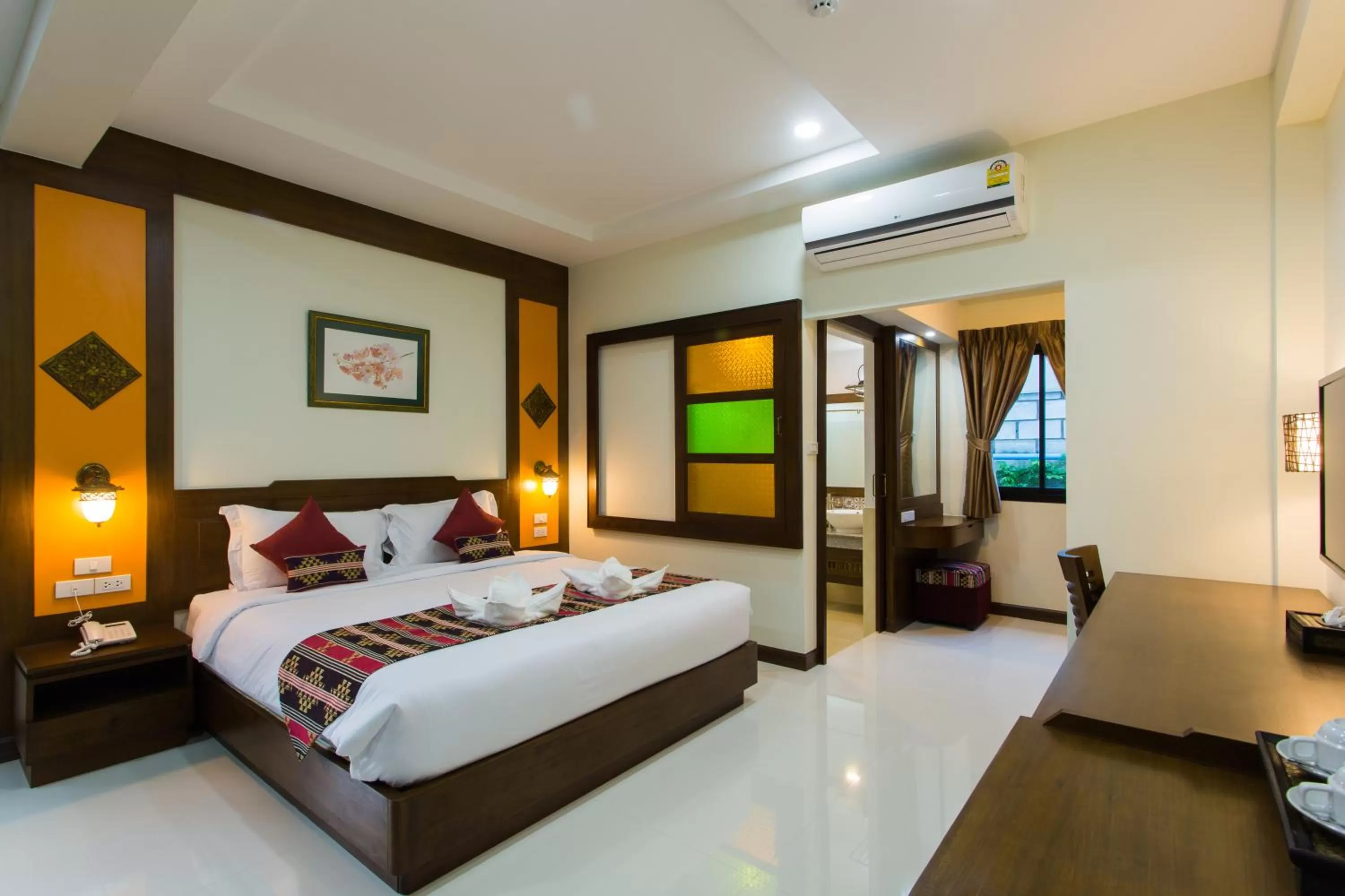 Deluxe Double Room in Mhonsa Hotel