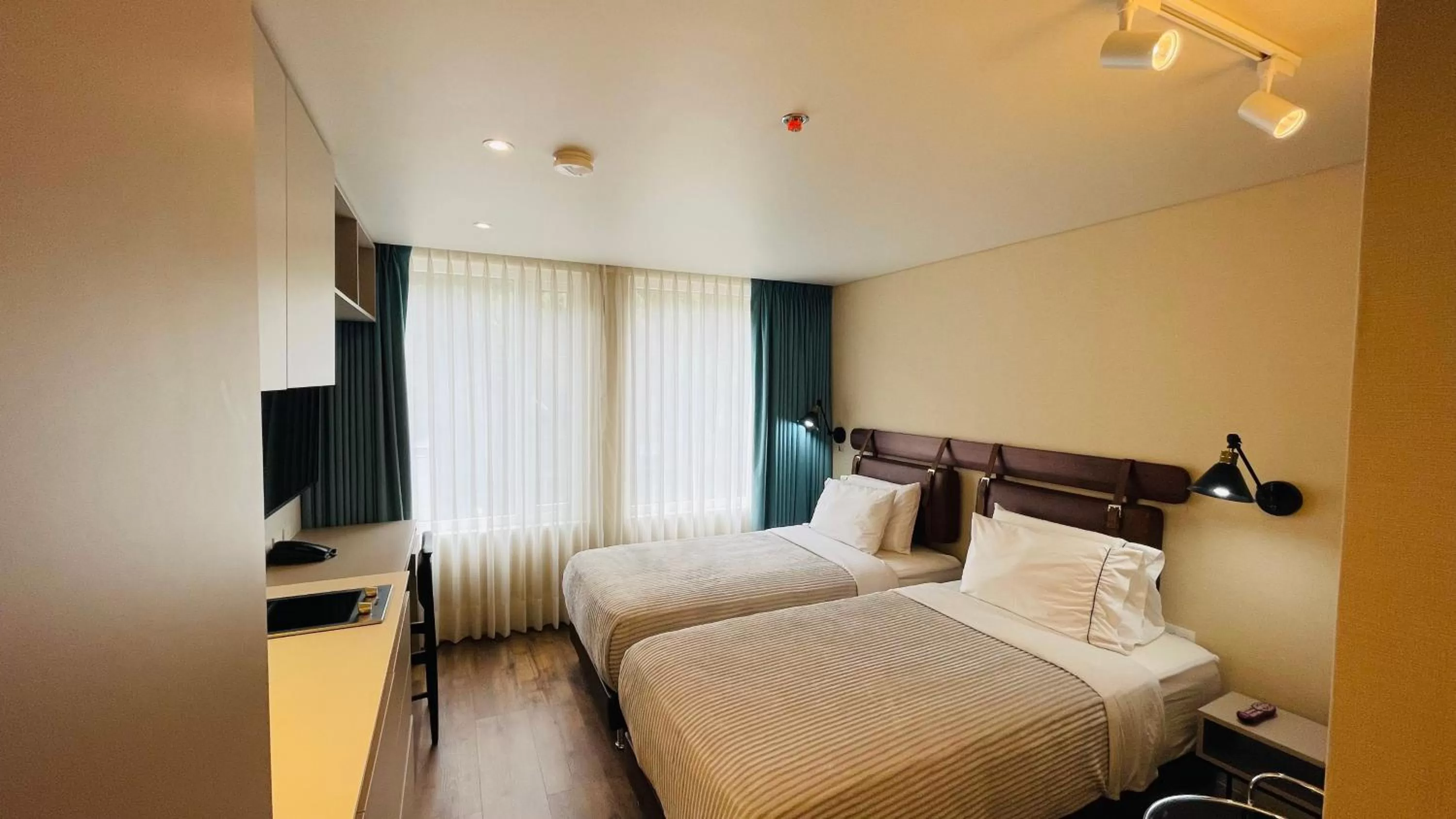 Twin Room in Grace Chapinero